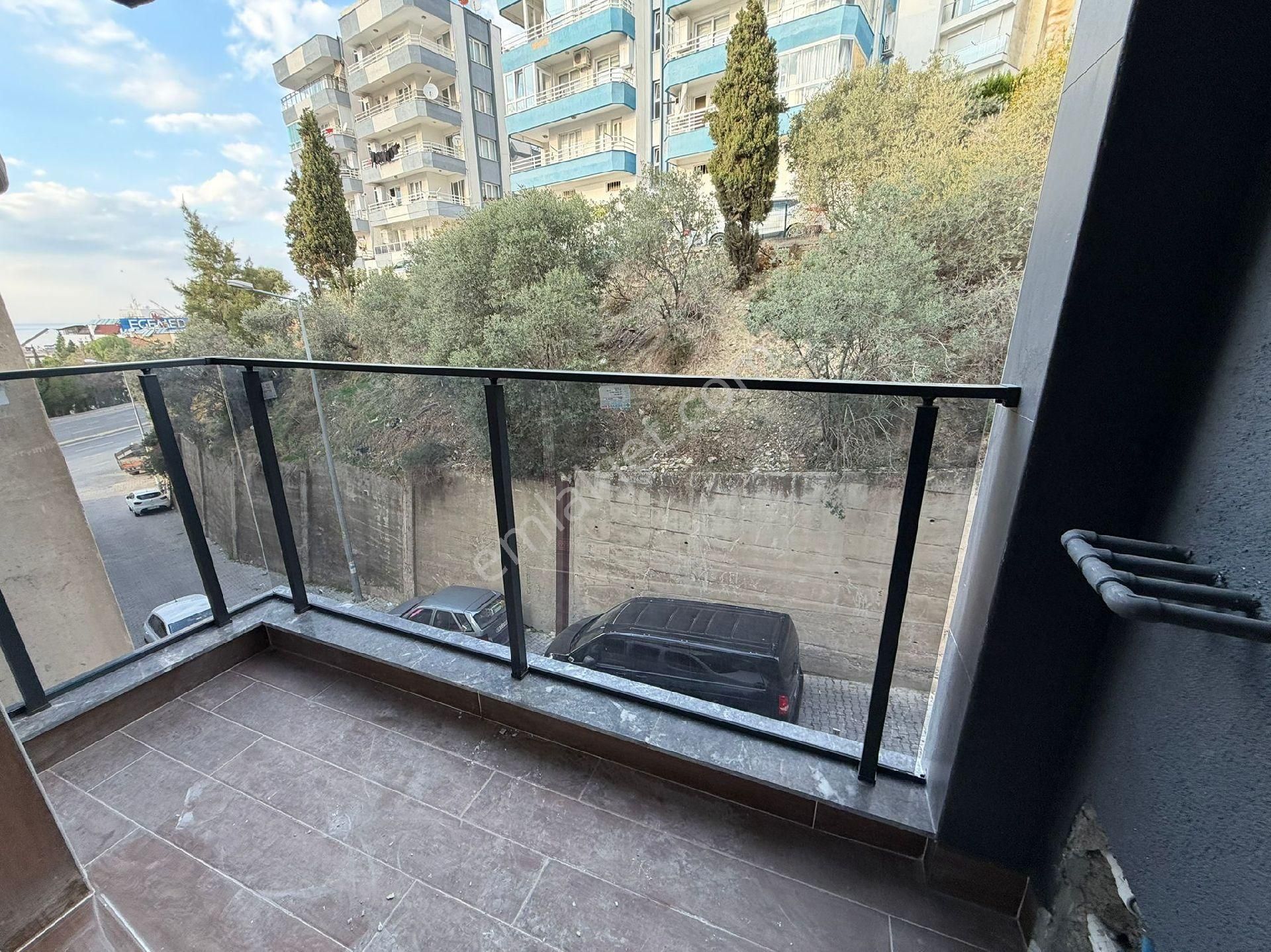 Kuşadası Ege Mahallesinde Mantolamalı 3.ncü Kat Yerden Isıtmalı Satılık Sıfır 1+1 Daire - Görsel 15