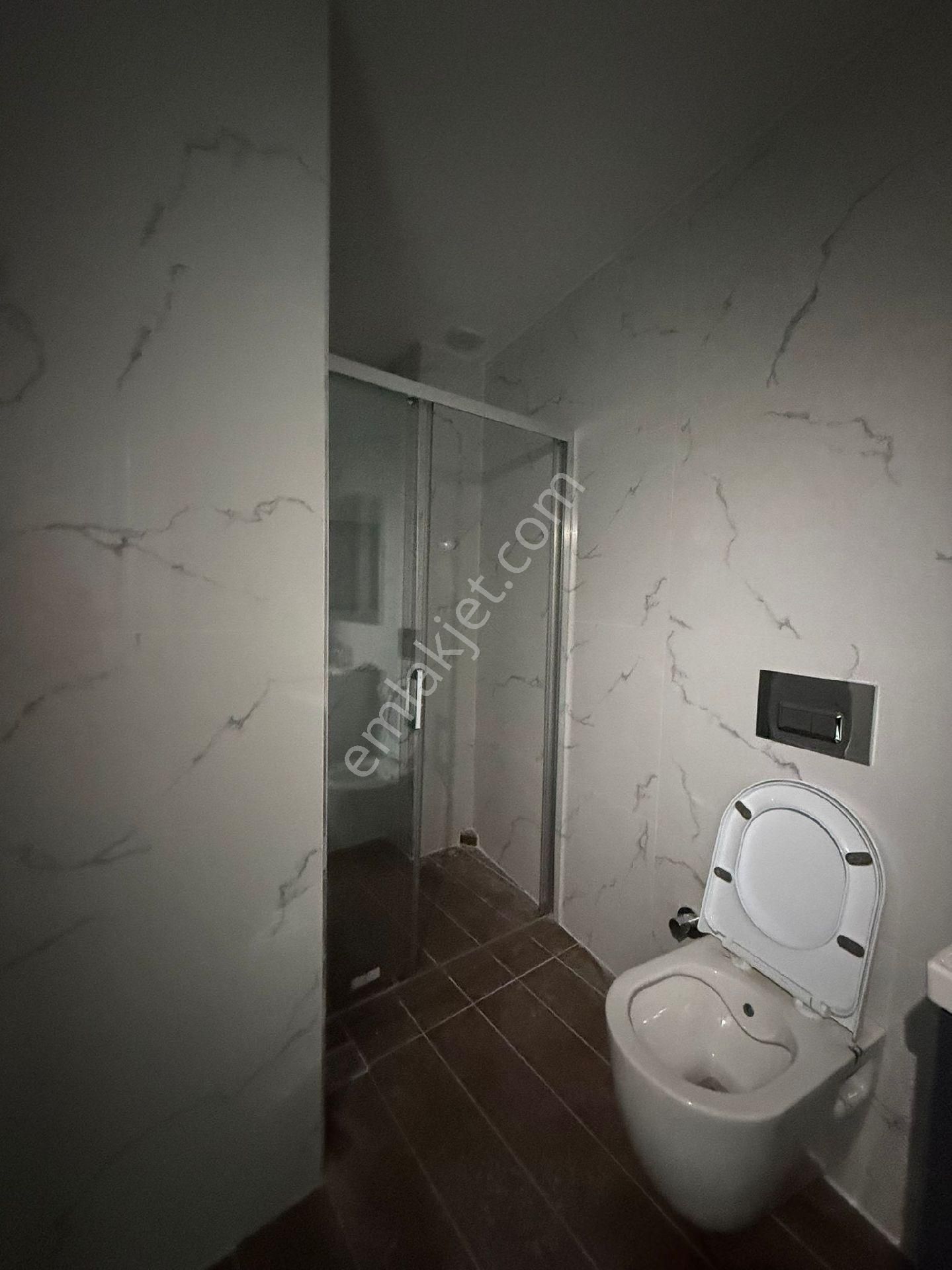 Kuşadası Ege Mahallesinde Mantolamalı 3.ncü Kat Yerden Isıtmalı Satılık Sıfır 1+1 Daire - Görsel 9