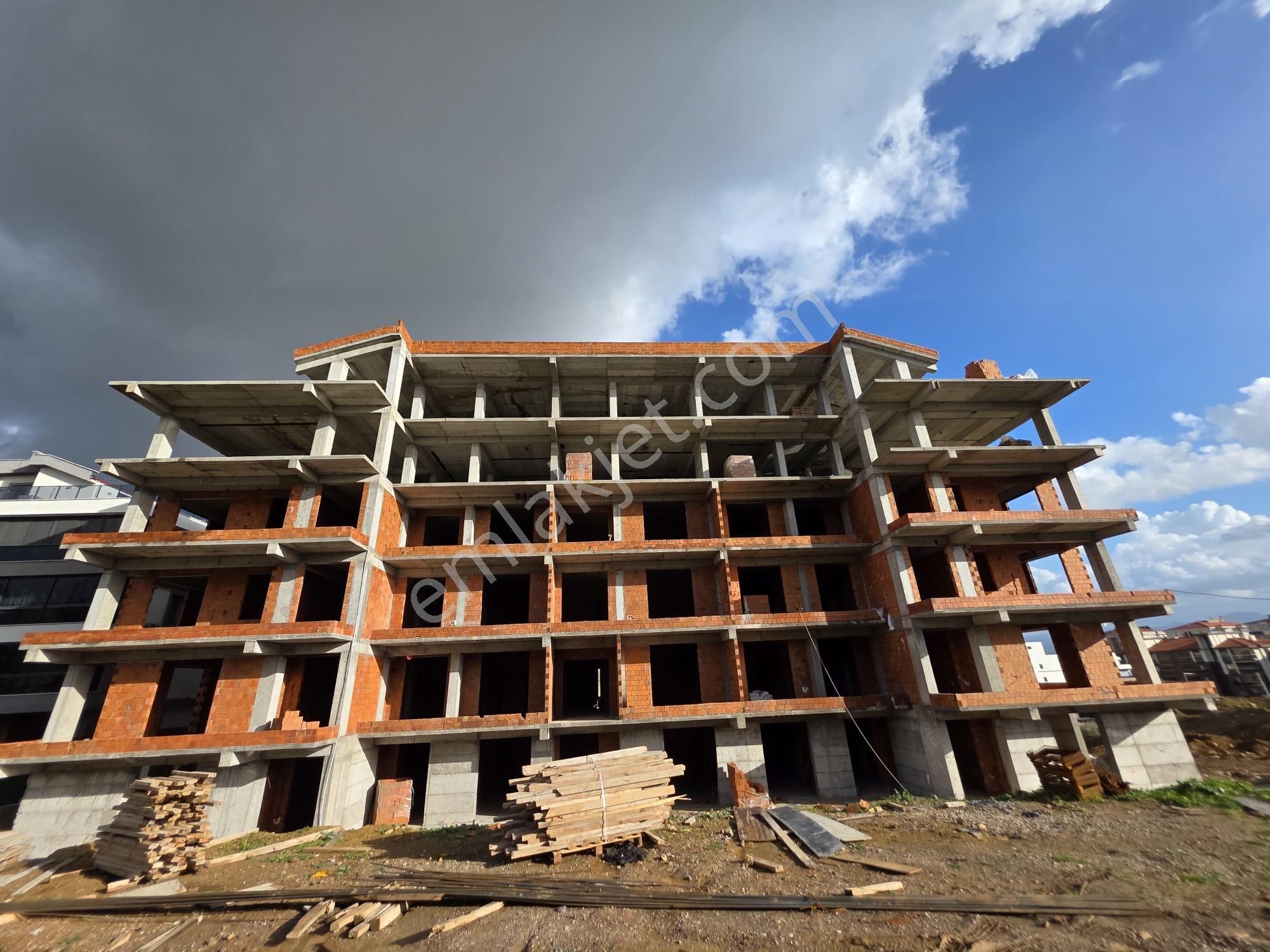 Edremitte Havuzlu Site İçinde 1+1 Satılık Daire - Görsel 19