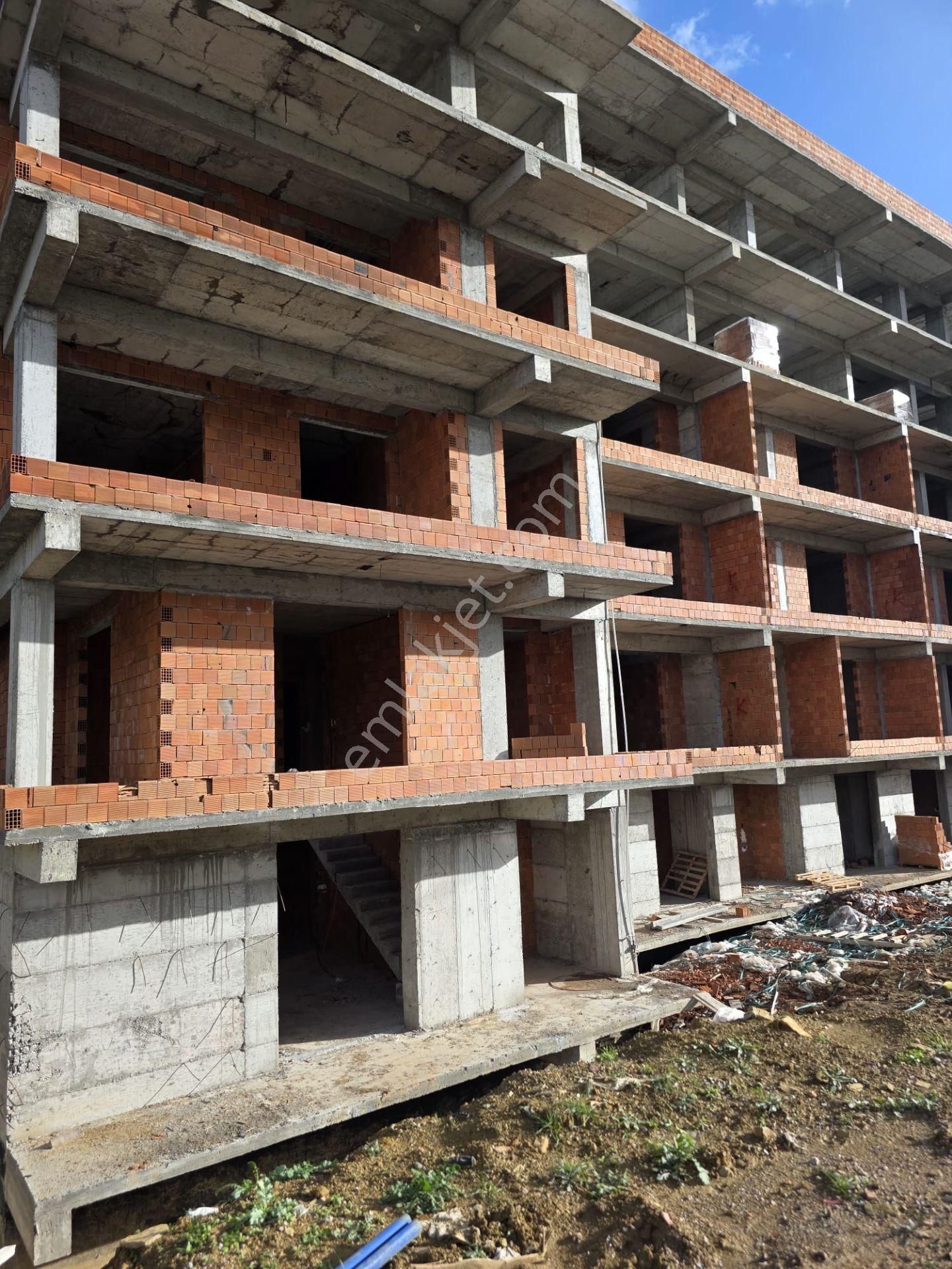 Edremitte Havuzlu Site İçinde 1+1 Satılık Daire - Görsel 18