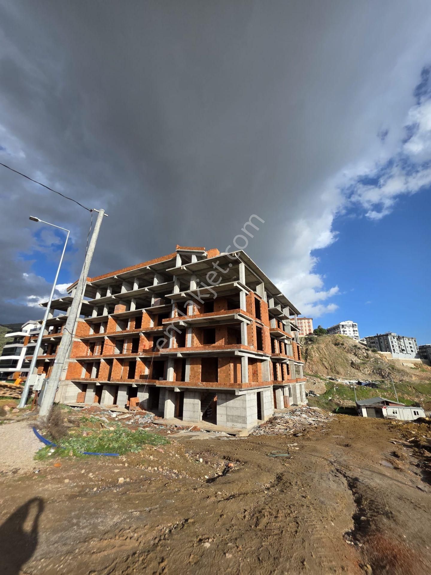 Edremitte Havuzlu Site İçinde 1+1 Satılık Daire - Görsel 13