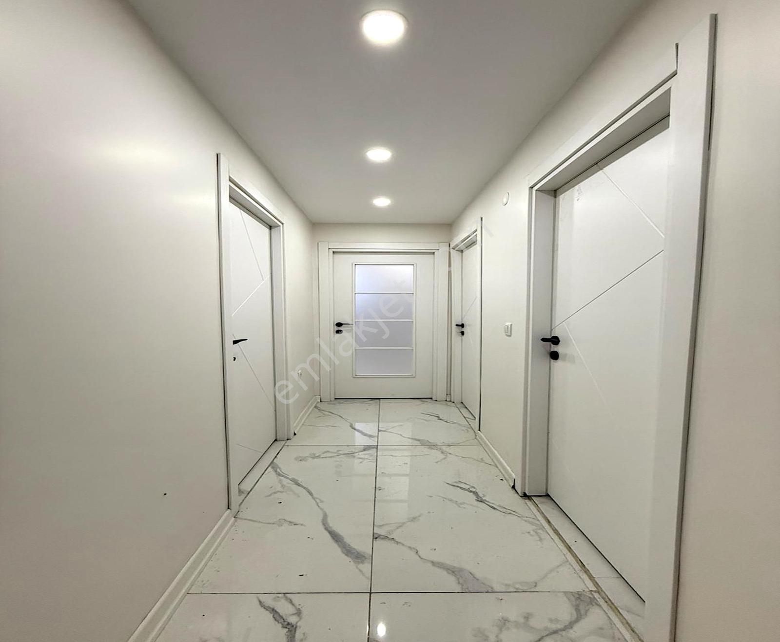 Gezgen İnşaattan Metrobüse Yakın 2+1 Müstakil Bahçeli Daire!! - Görsel 15