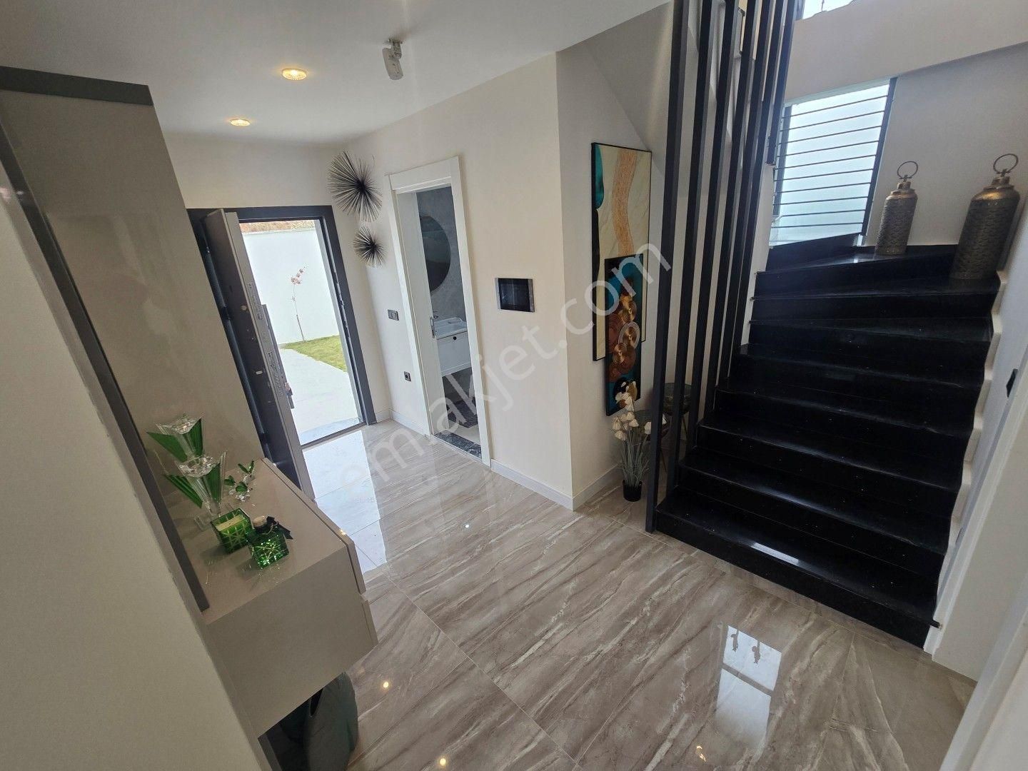 Didim,de Hayalinizdeki Müstakil Yaşam Başlıyor! 4+1 Ayrı Mutfaklı Sıfır Eşyalı Satılık Villa - Görsel 11