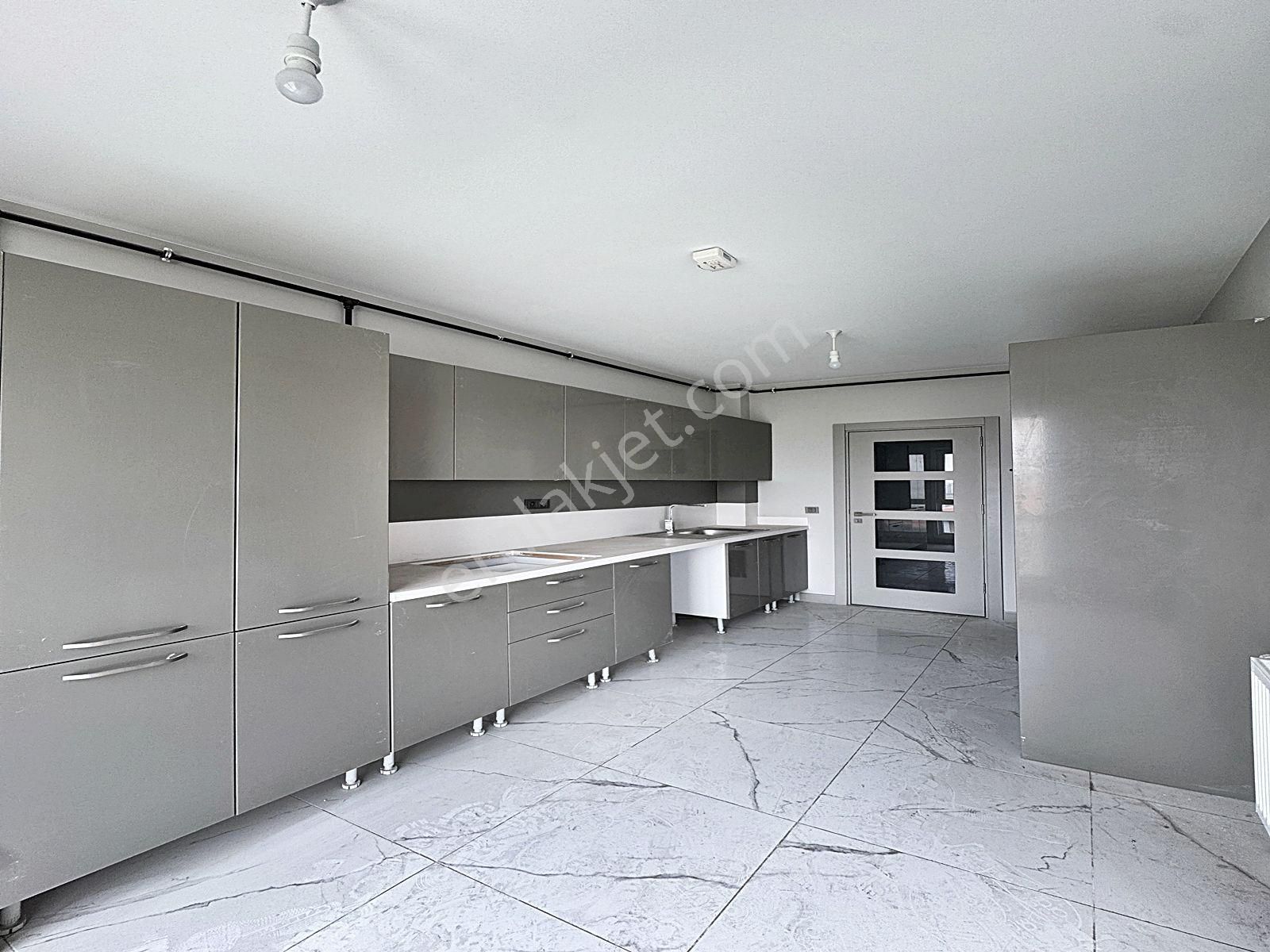 Cadde34 Yapı'dan Kısa Katlı Full Konsept Site İçerisinde Havuz Cepheli 2+1 Sıfır Satılık Daireler - Görsel 17