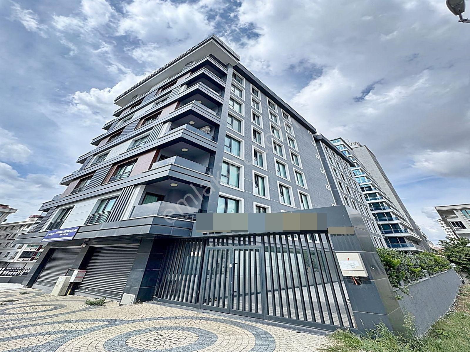 Cadde34 Yapı'dan Akevler'de Sıfır Butik Site İçerisinde Balkonlu Krediye Uygun 2+1 Satılık Daire