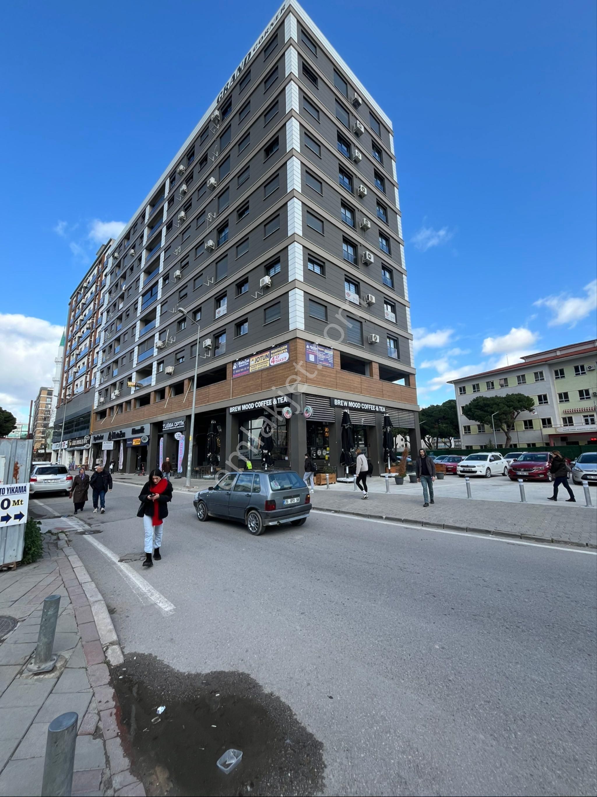 İzmir Karşıyaka İmbatlı Mah. 2+1 Satılık Daire