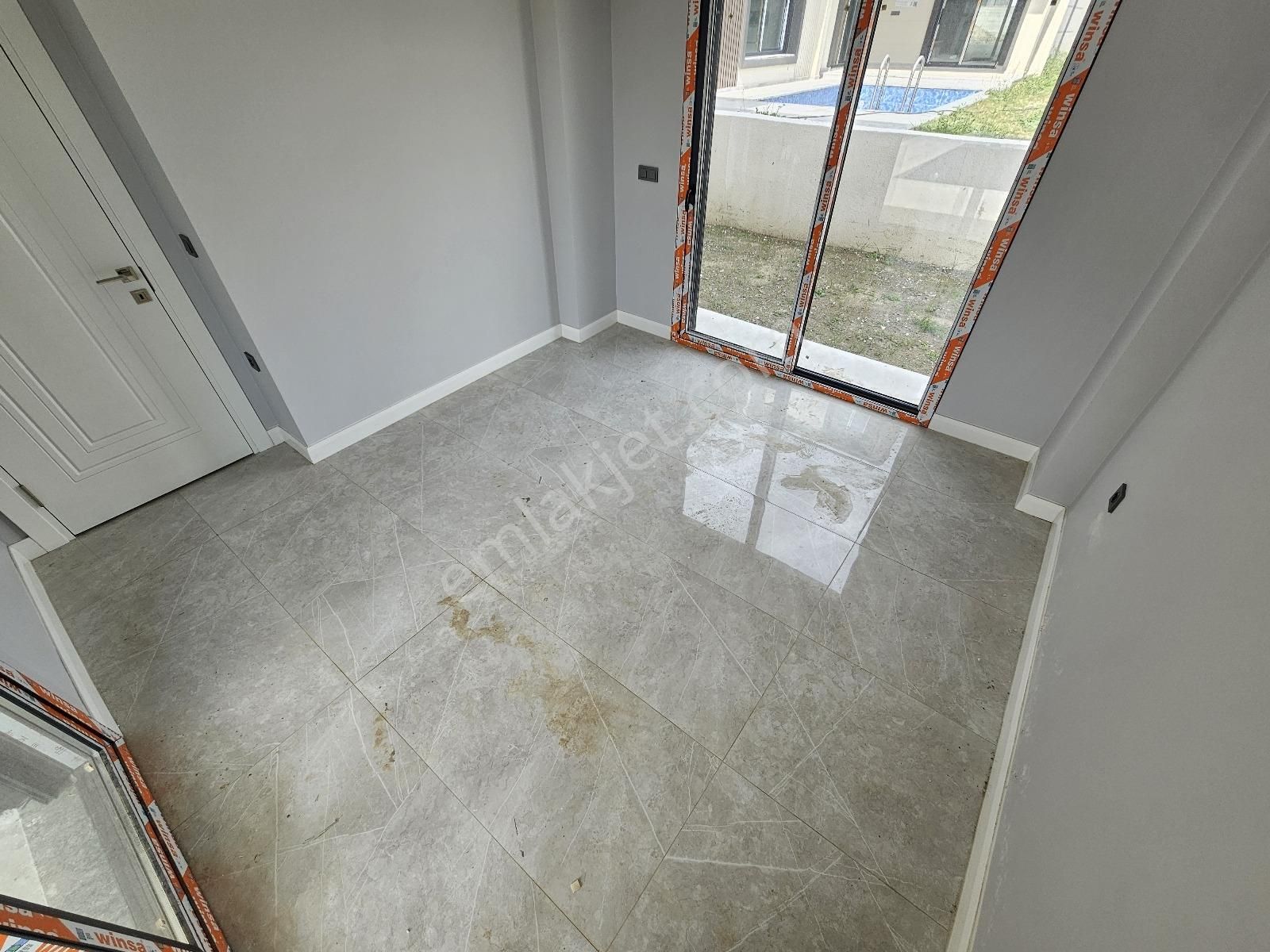 Eu Gayrimenkulden Girişte Odalı Havuzlu Tek Müstakil 5+1 Villa - Görsel 34