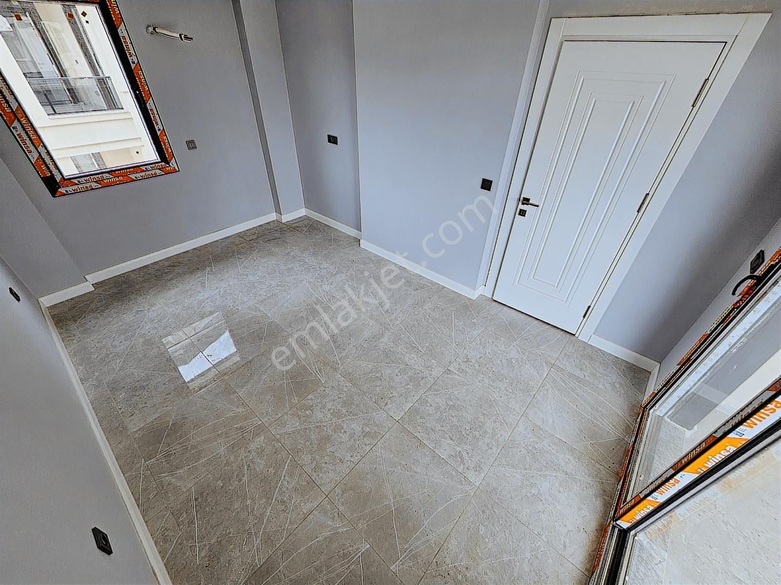 Eu Gayrimenkulden Girişte Odalı Havuzlu Tek Müstakil 5+1 Villa - Görsel 24