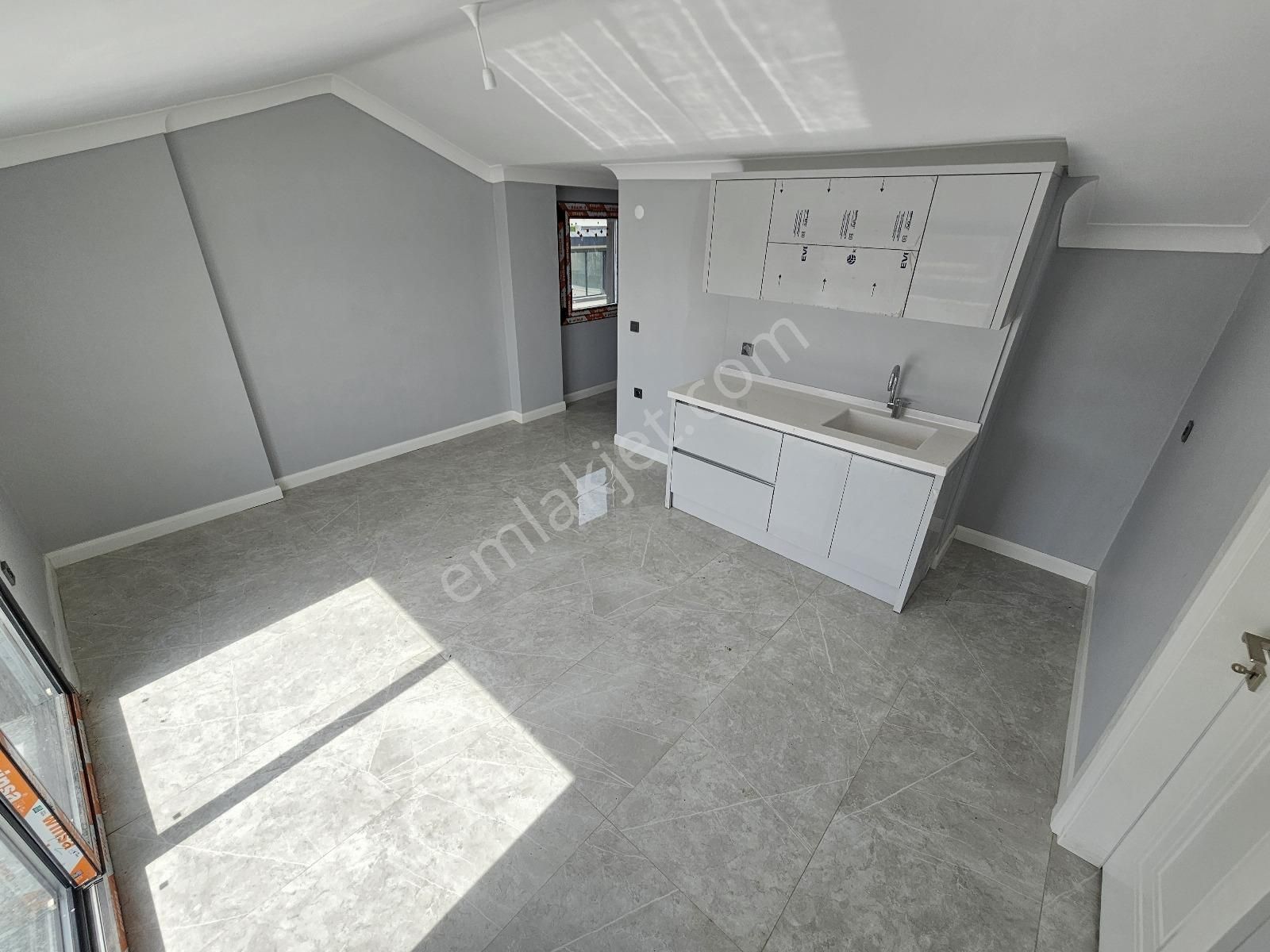 Eu Gayrimenkulden Girişte Odalı Havuzlu Tek Müstakil 5+1 Villa - Görsel 14