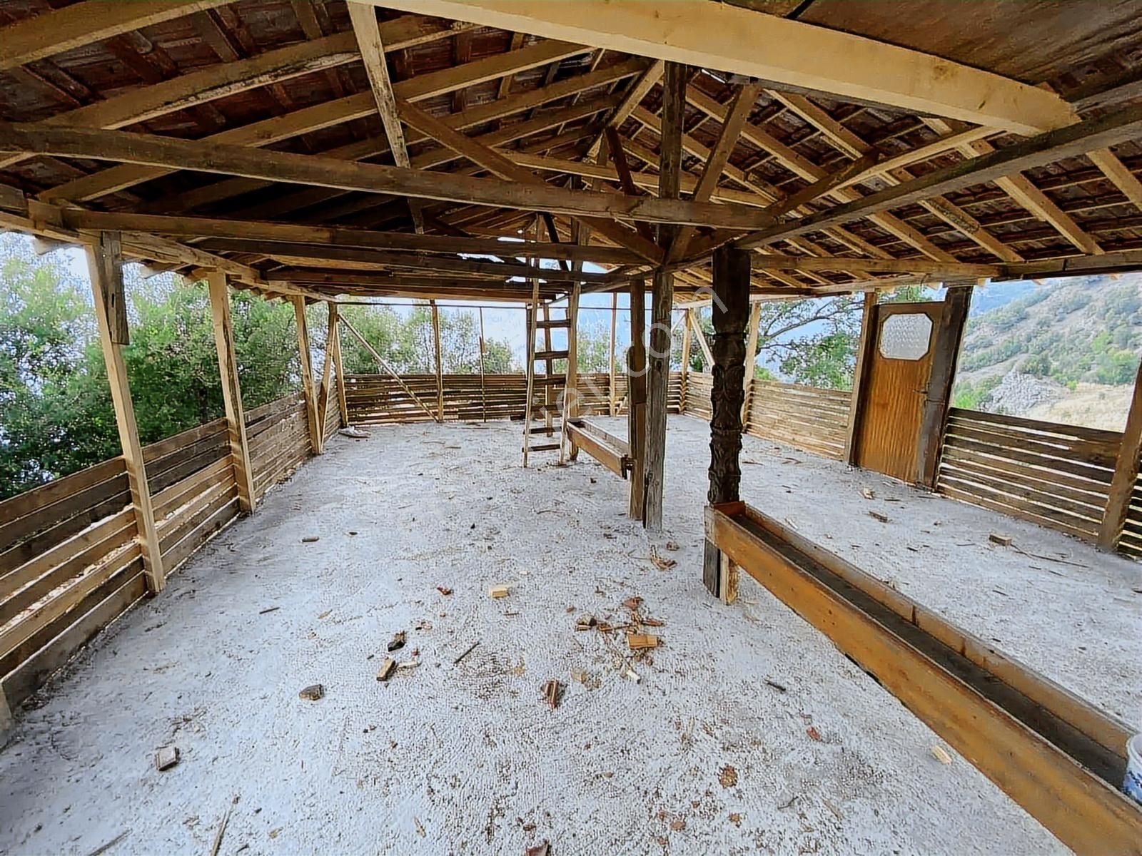 Kuzca Köyü Keleste Herşeyi Hazır Çiftlik Ve Arsası Kurulu Düzen - Görsel 6