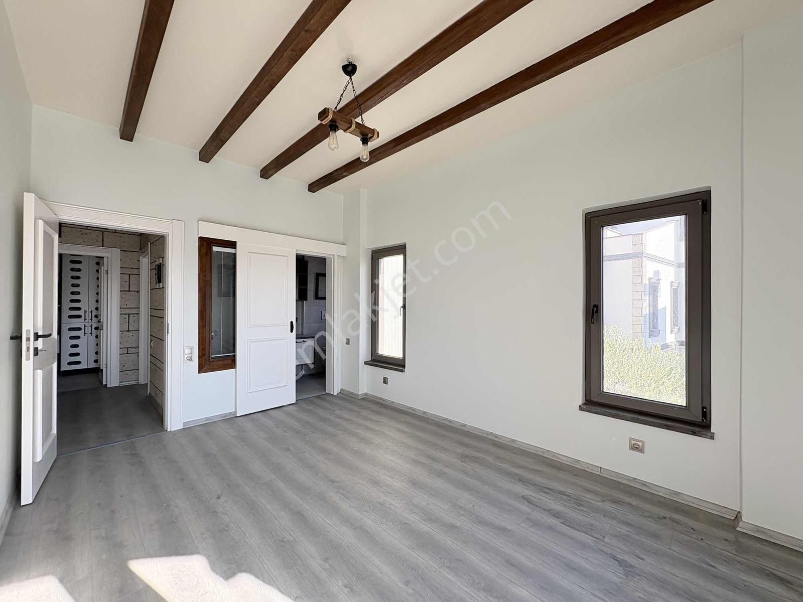 Güre Senfoni Konaklarında Satılık Deniz Manzaralı Villa - Görsel 15