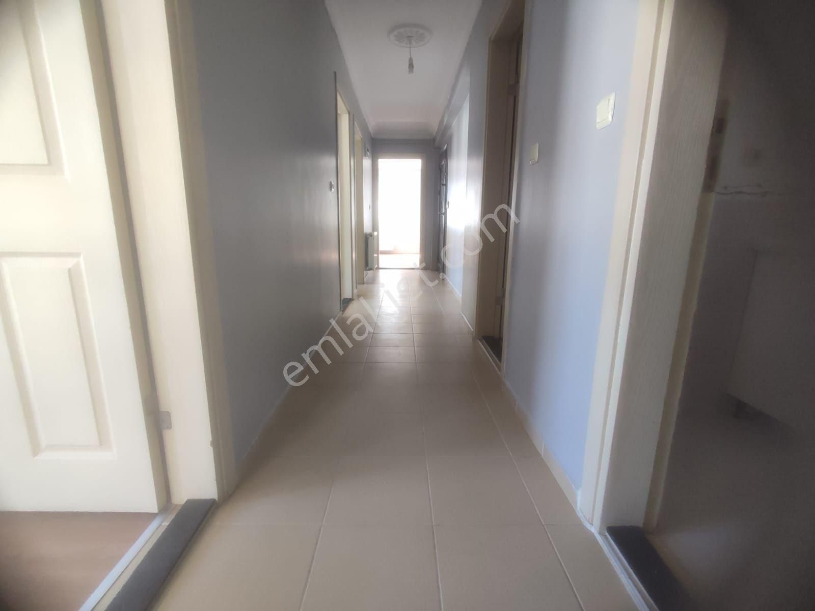 Pendik Esenyalı Ahmetyesevide Ana Cadde Üstü Büyük Kiralık 3+1 125m2 Daire - Görsel 24