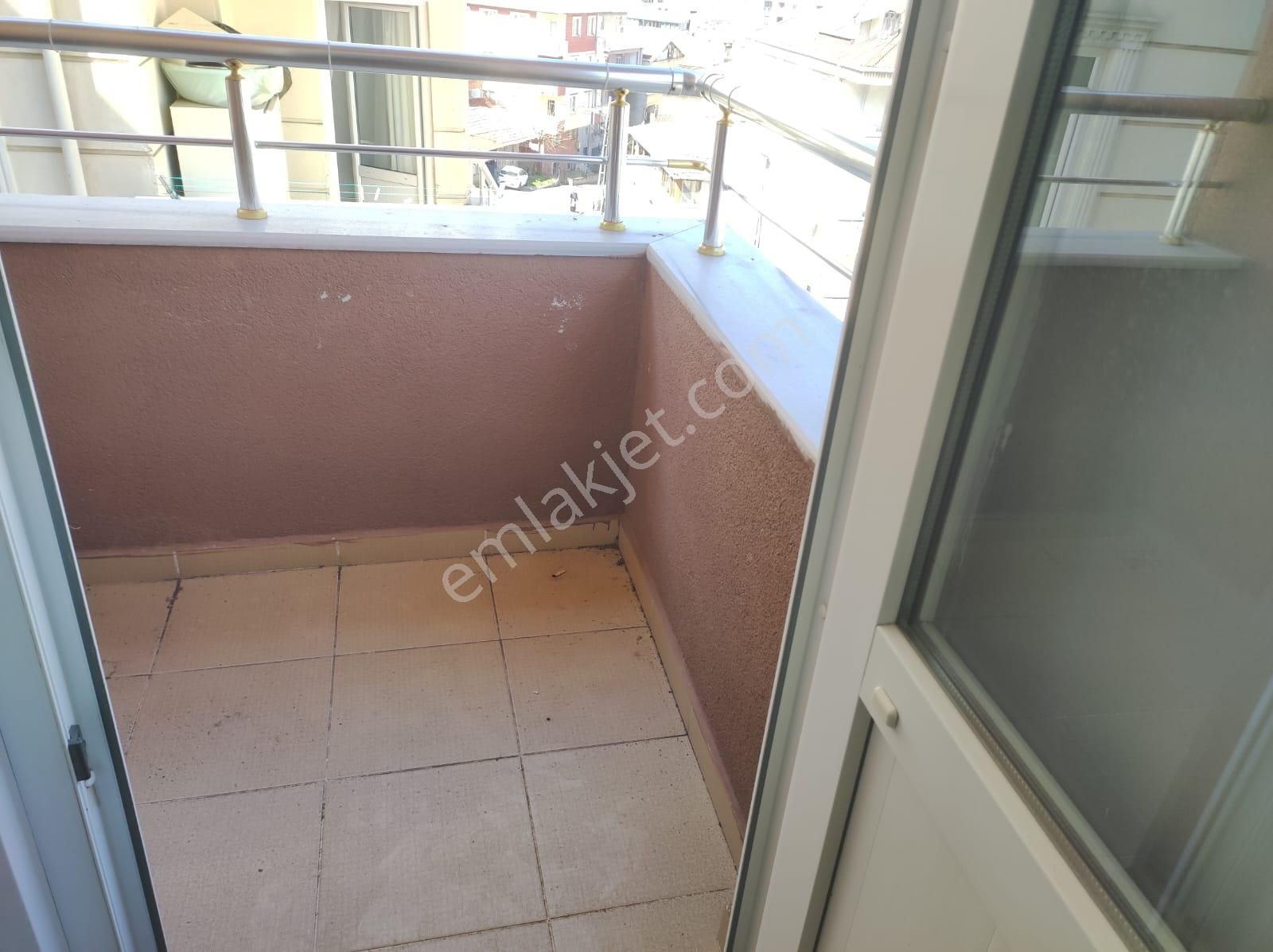 Pendik Esenyalı Ahmetyesevide Ana Cadde Üstü Büyük Kiralık 3+1 125m2 Daire - Görsel 5