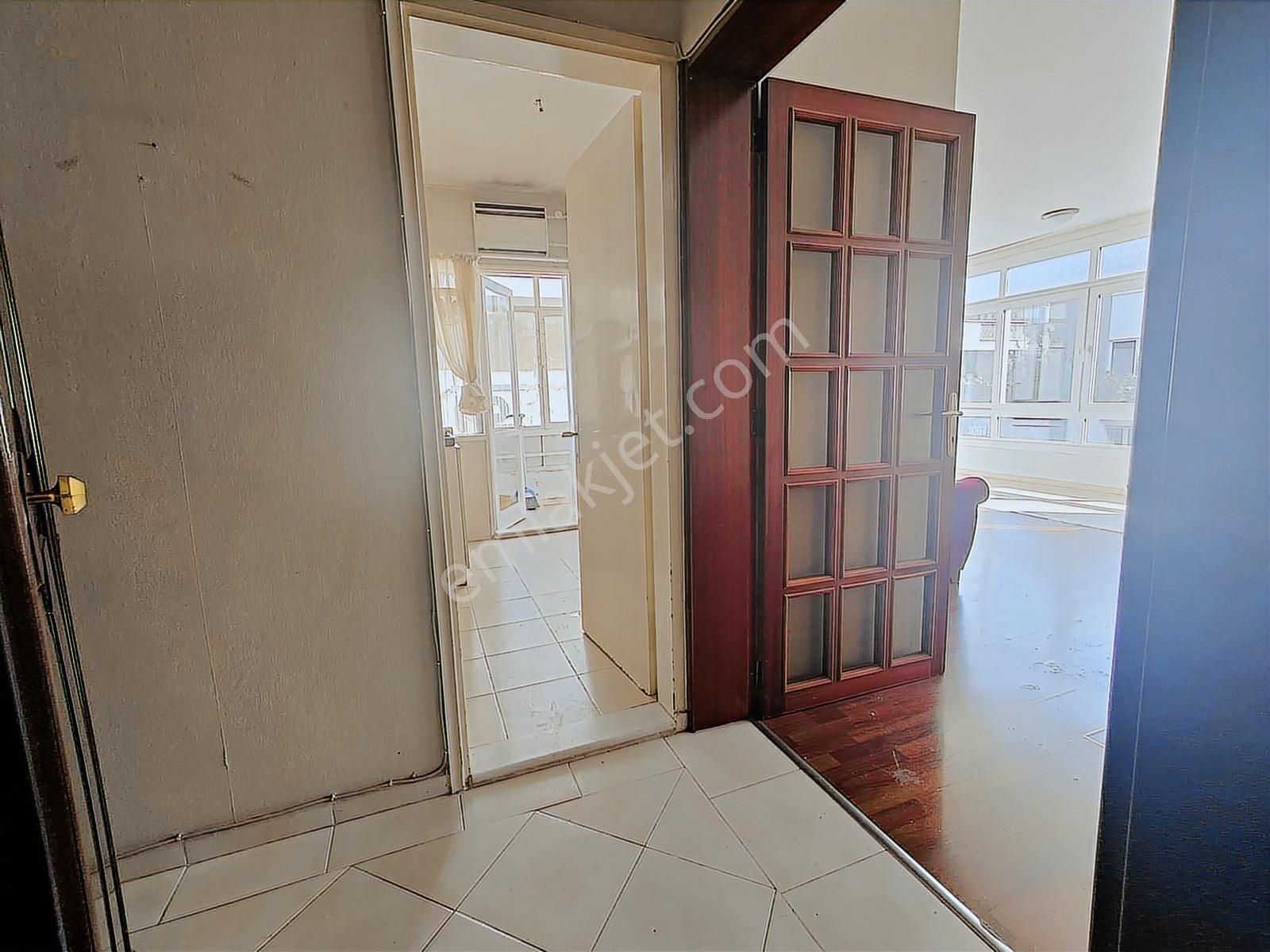 Alsancak Mükemmel Konumda Geniş 3+1 Satılık Daire Reyhan Yakını - Görsel 8