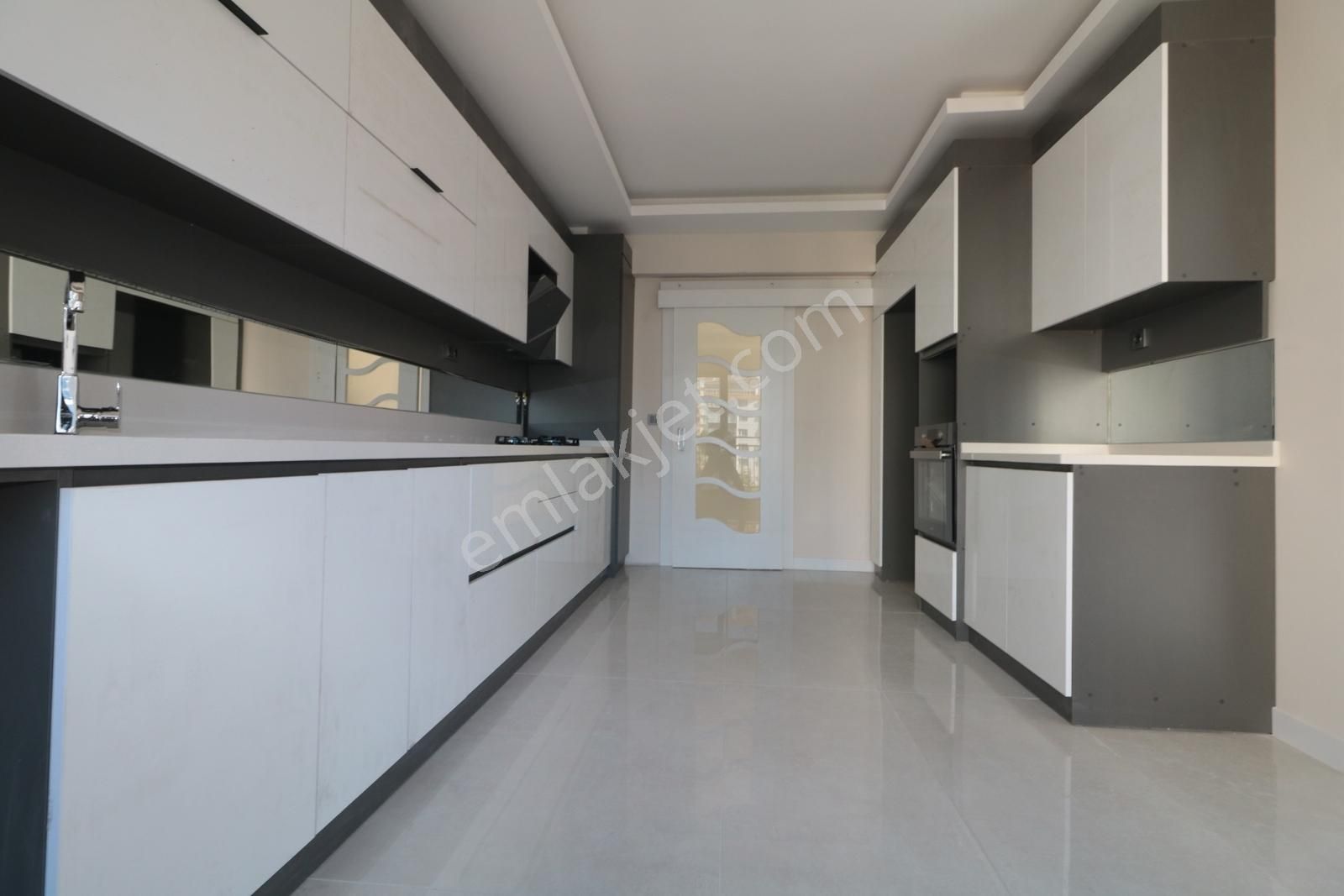 Bağlıca'da Merkezi Konum Butik Site Ara Kat K.otoparklı Lüx 4+1 - Görsel 7