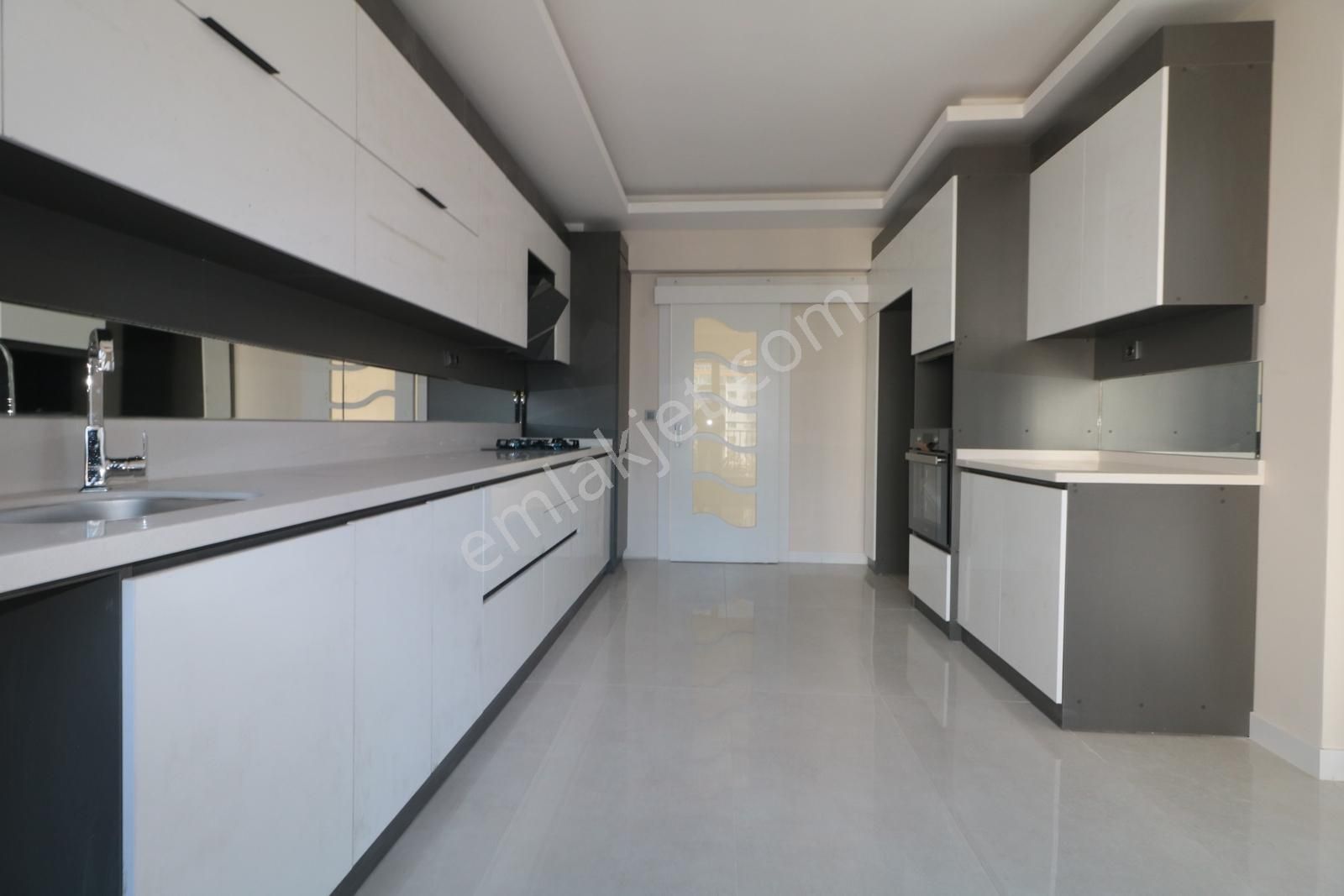 Bağlıca'da Merkezi Konum Butik Site Ara Kat K.otoparklı Lüx 4+1 - Görsel 8