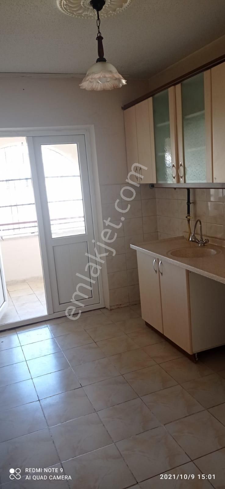 Adana Polis Okulu Kaymakamlık Yanında 2++1 Doğalgazlı Parkeli Merkezi Konumda Kiralık Daire