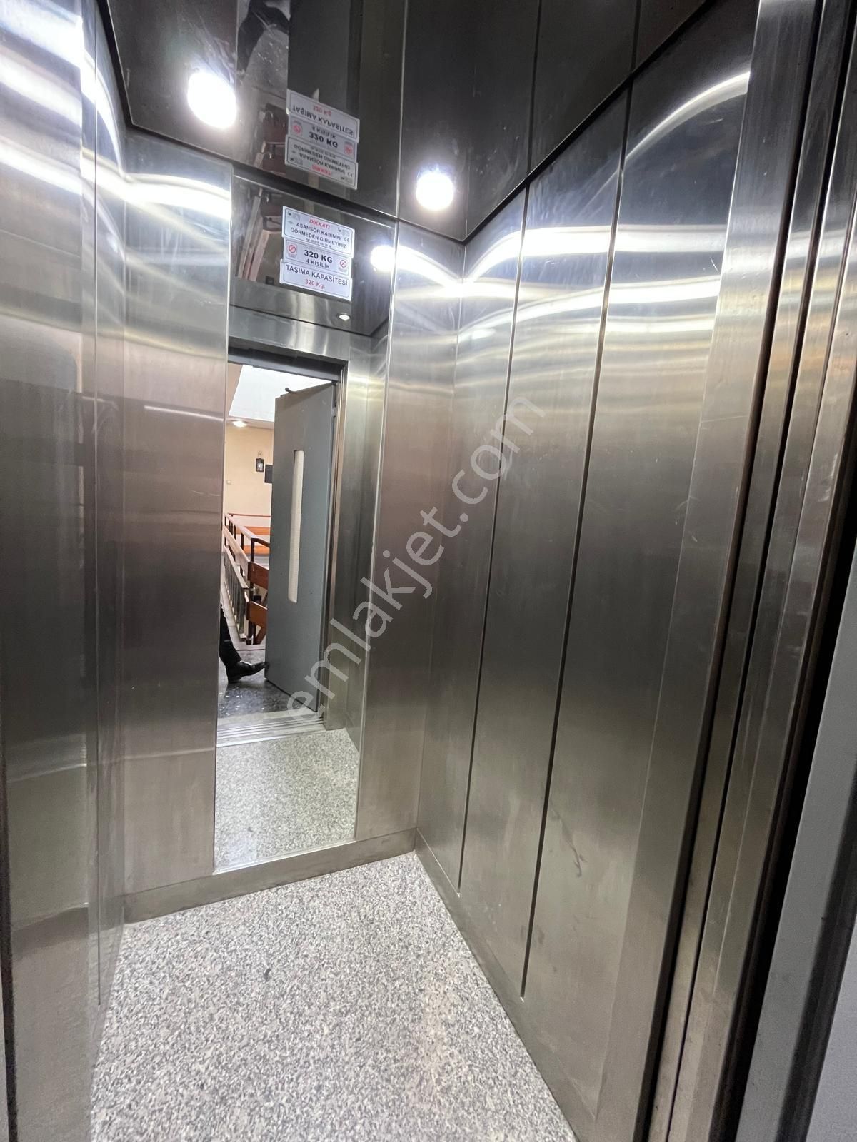 Kızılay'da Necatibey Caddesi Üzeri 2.katta 2+1 Ofis - Görsel 6