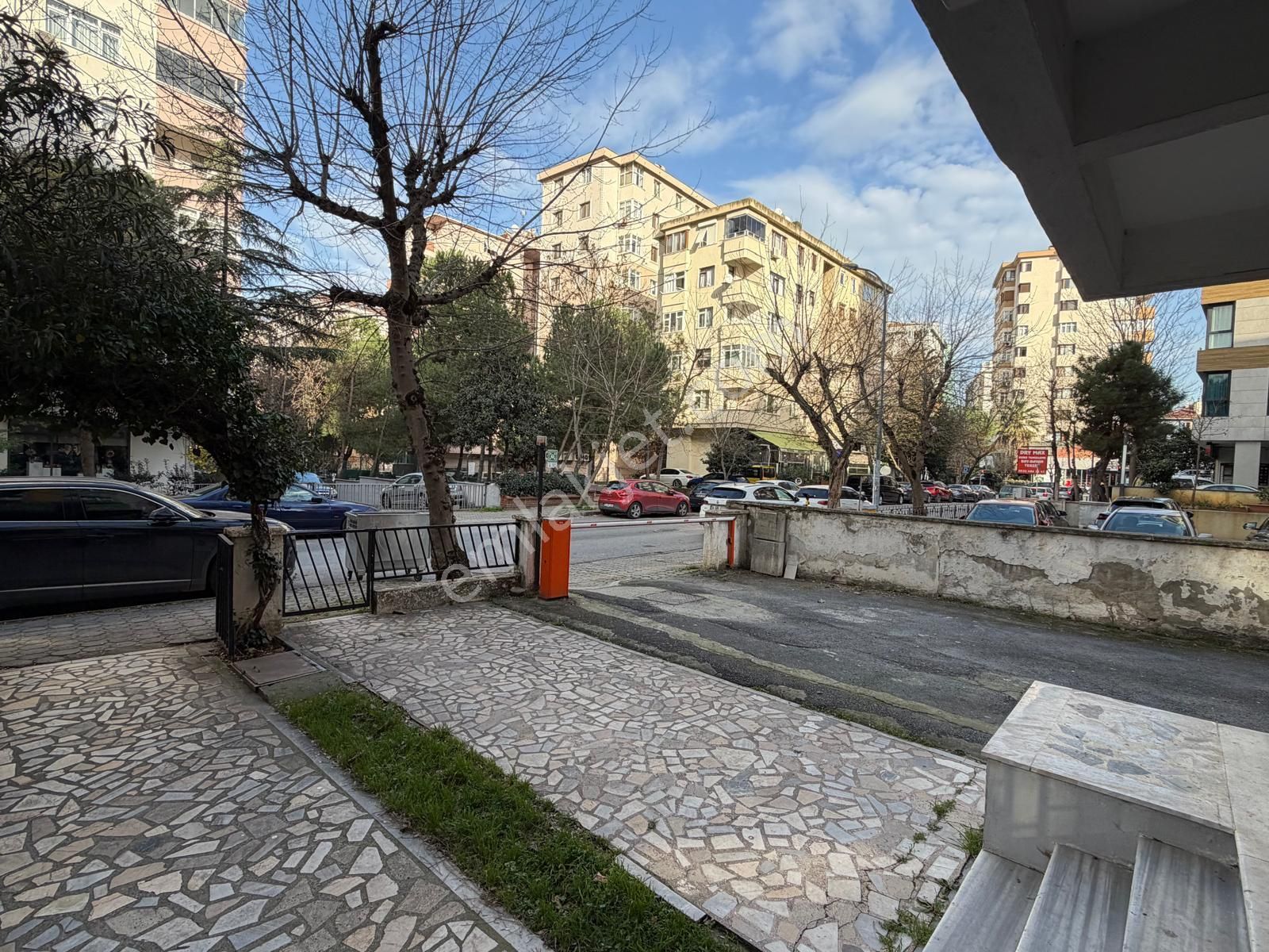 Kozyatağı Acıbadem Has Civarı Prestijli Binada Masrafsız Geniş M2'de - Görsel 24