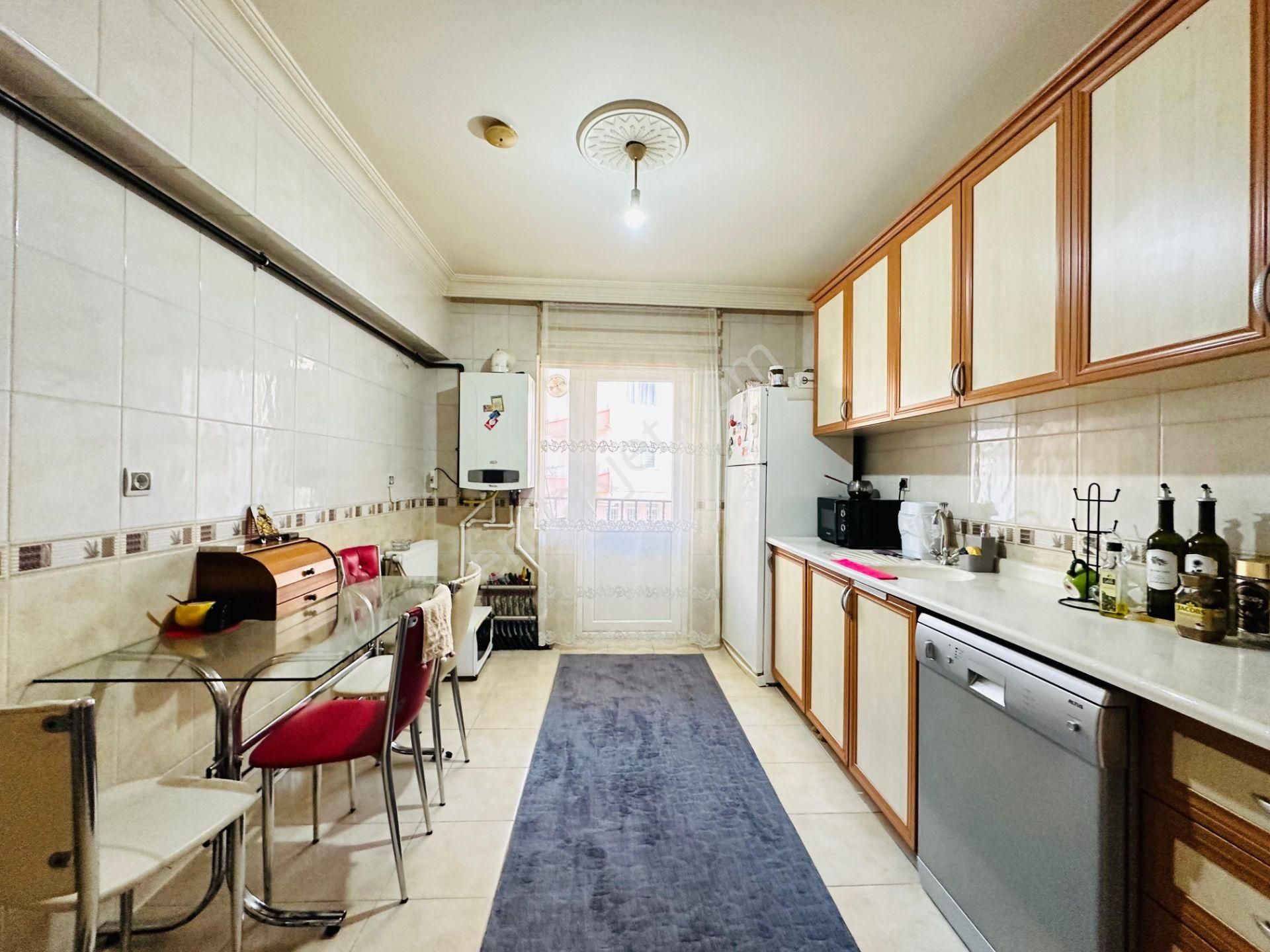 Kalecik Emlak"tan Merkez Mah. 1.katta Yapılı Masrafsız 4+1