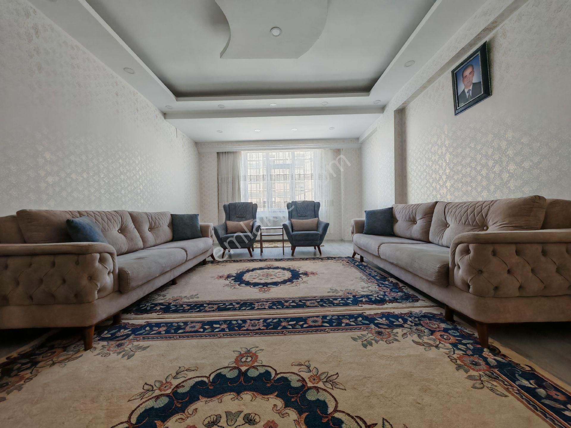 Faruk Yüksel Emlak Seyrantepe'de Merkezi Konumda 4 Oda Ferah Daire Cadde Üzeri Full Yapılı - Görsel 5