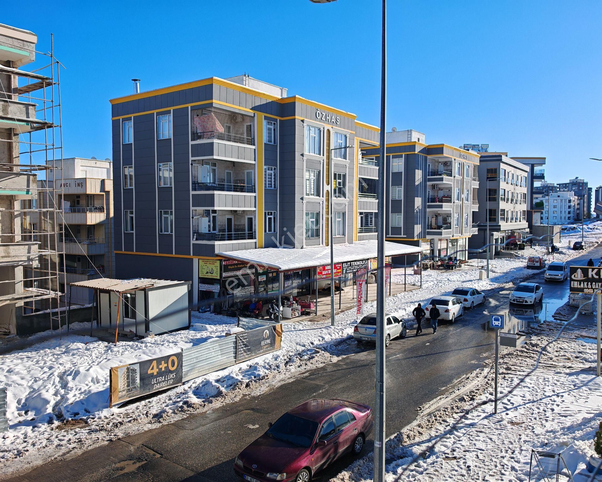 Faruk Yüksel Emlak Seyrantepe'de Merkezi Konumda 4 Oda Ferah Daire Cadde Üzeri Full Yapılı - Görsel 2