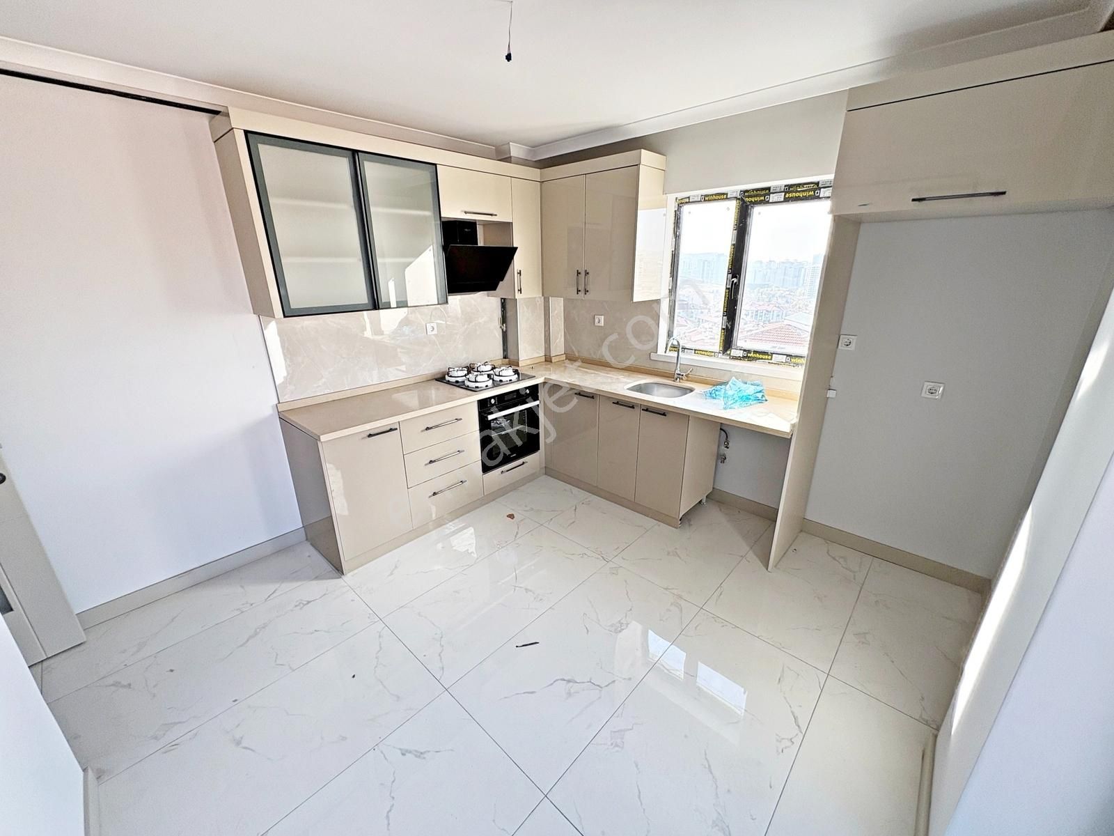 3+1 3.kat Sıfır Oturuma Hazır Manzaralı Ultra Yapılı Asansörlü - Görsel 4