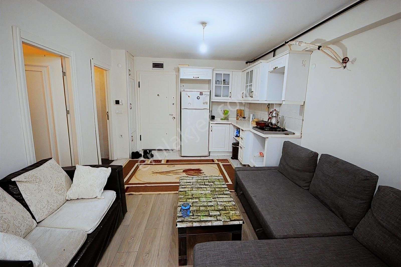 Tuzla Site İçerisinde : Güvenlikli : Eşyalı : 1+1 Fırsat Daire - Görsel 23