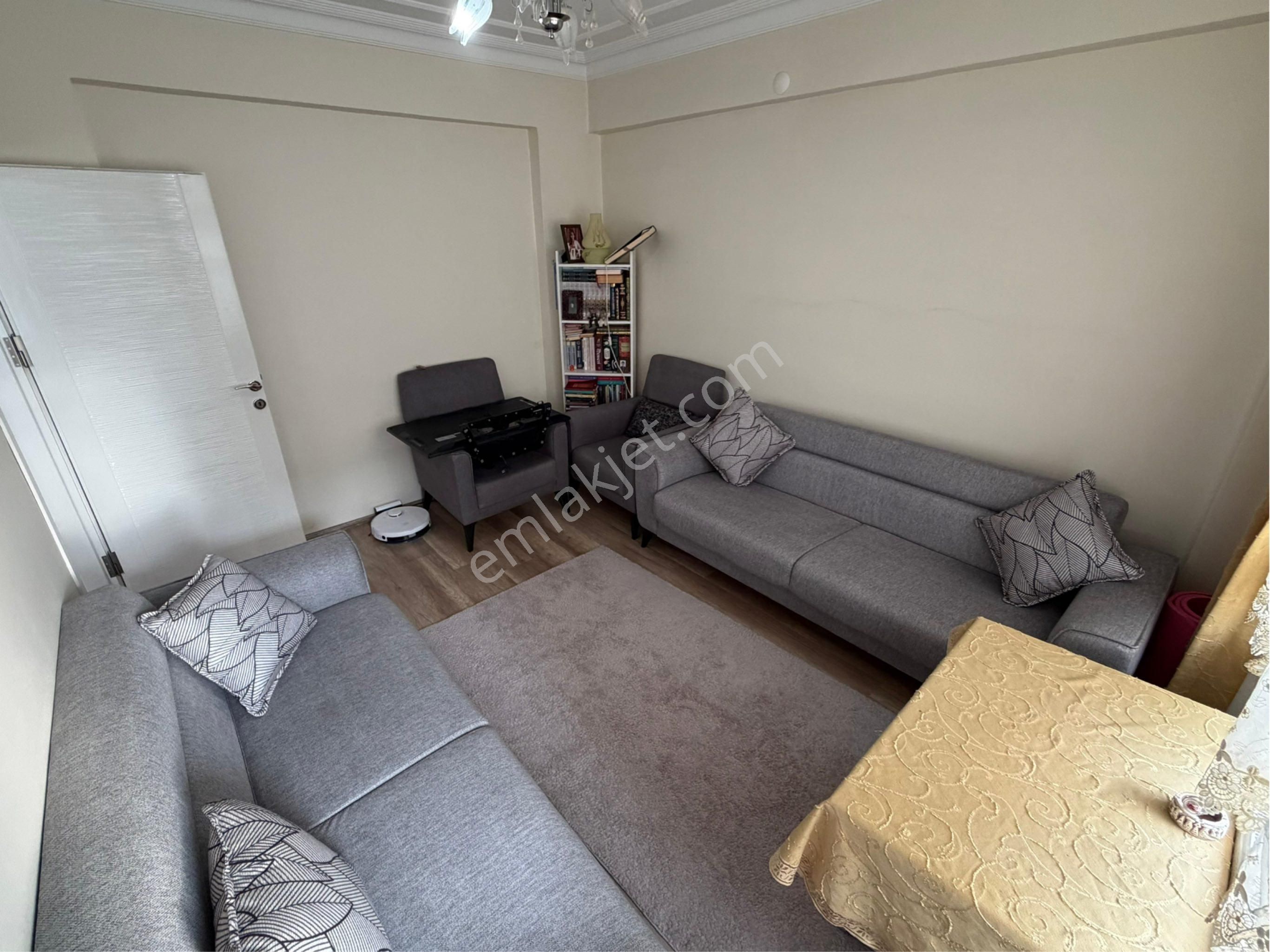 100 Yıl Bulvarında İci Temiz Yapılı Satılık Daire - Görsel 12