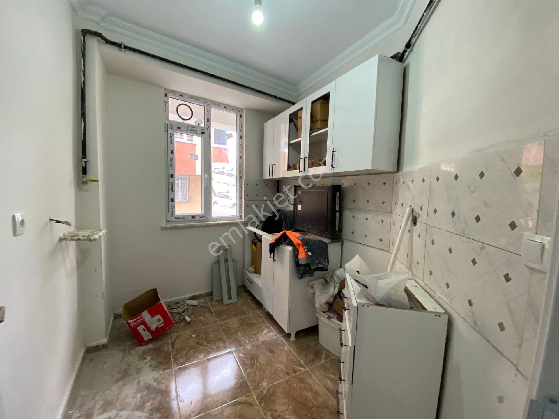 Avrupa Emlak Tan Esenler Birlik Mah 80 M² 2+1 Yüksek Giriş,tem Yanyol Otobüs Duraklarına Yakın - Görsel 4