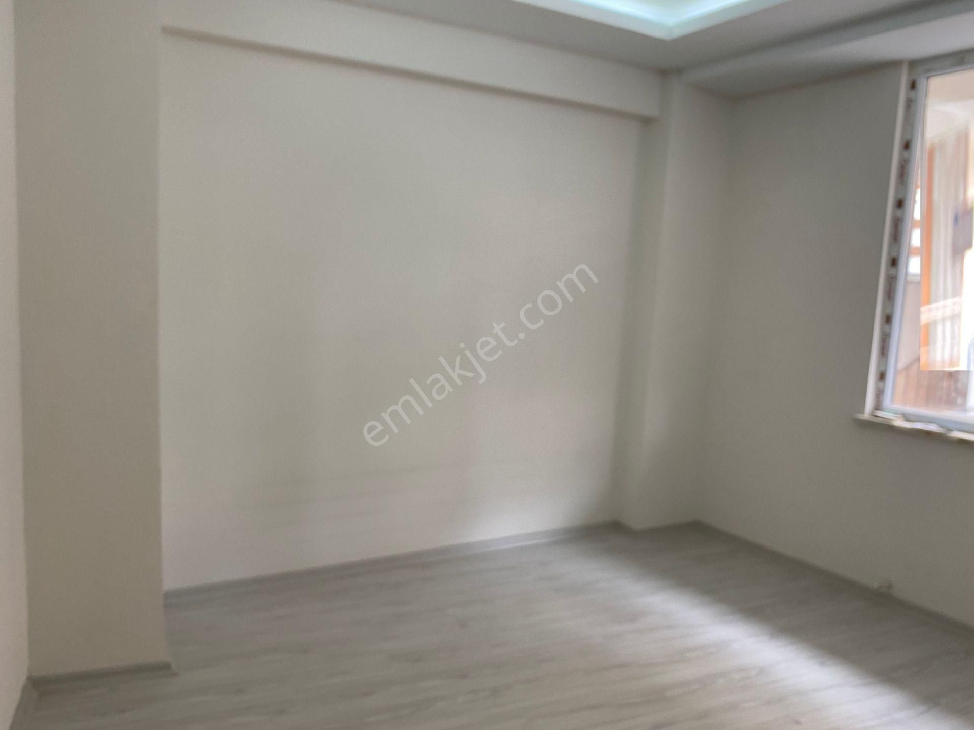 Avrupa Emlak Tan Esenler Birlik Mah 80 M² 2+1 Yüksek Giriş,tem Yanyol Otobüs Duraklarına Yakın - Görsel 2