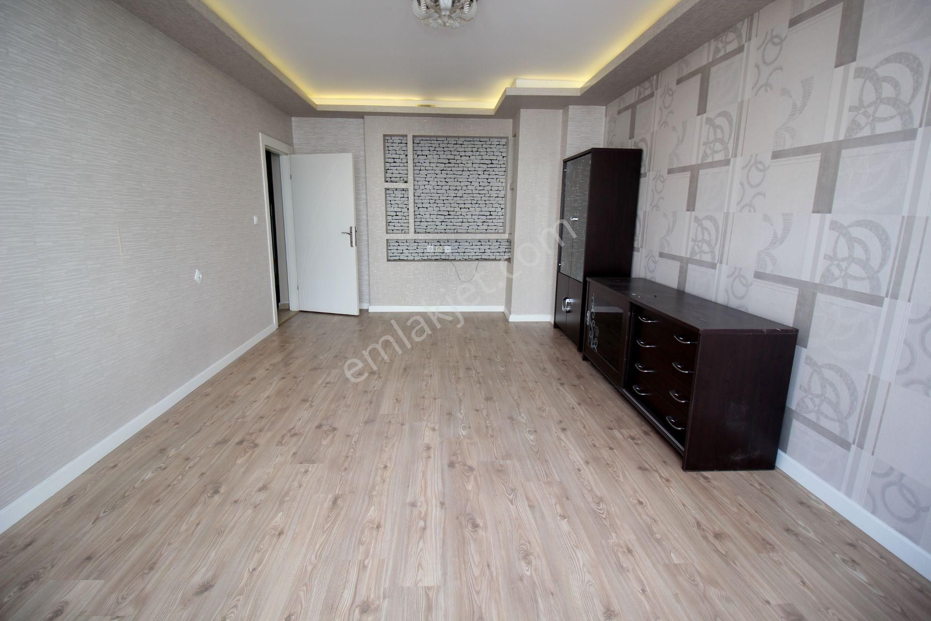 Emre Emlak'tan Piyade'de Genç Bina'da Ön Cephe Çift Giriş Dubleks Satılık 4+1 Daire - Görsel 2