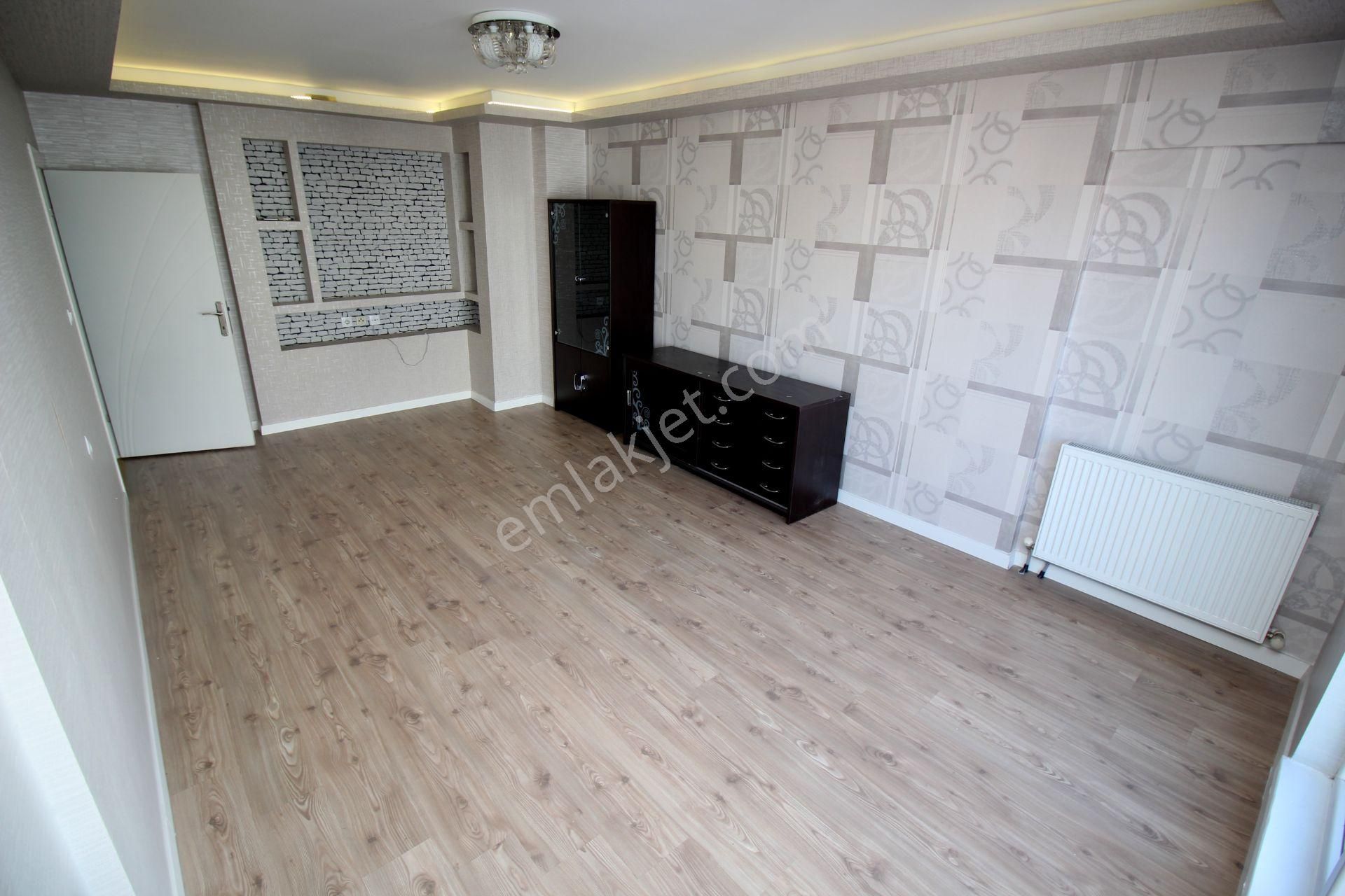 Emre Emlak'tan Piyade'de Genç Bina'da Ön Cephe Çift Giriş Dubleks Satılık 4+1 Daire - Görsel 3