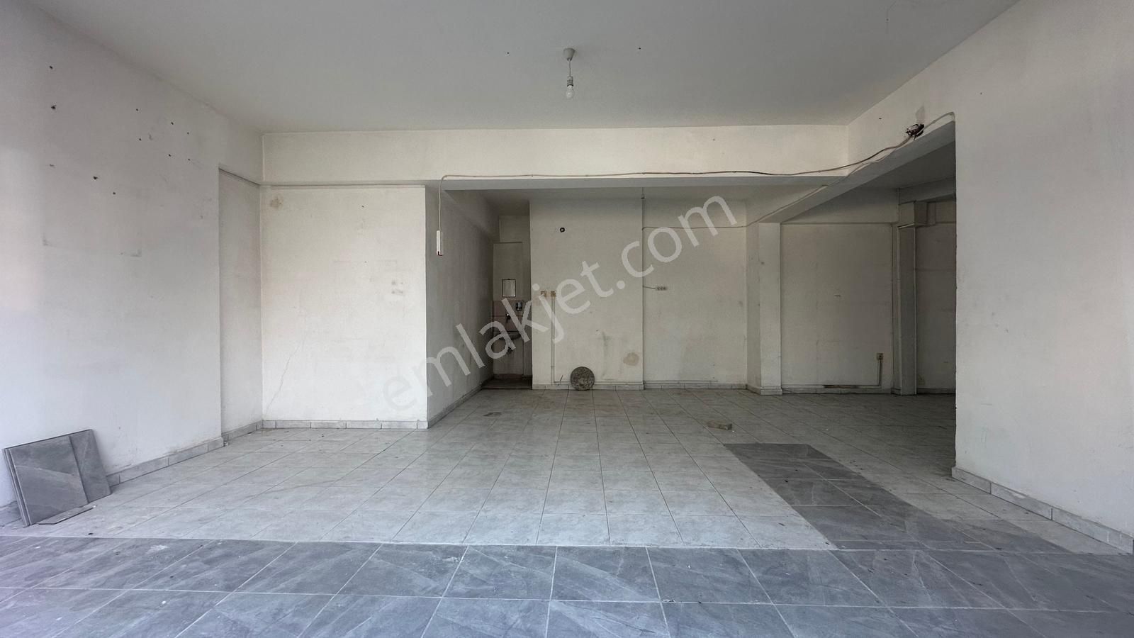 Turkcell Genel Merkezi Karşısı | 60 M² Satılık Dükkan - Görsel 2
