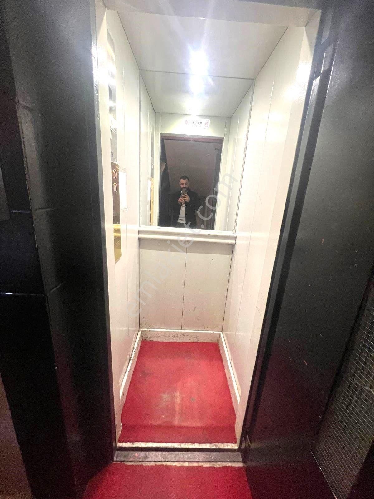 Sefaköy Merkezde Ana Cadde Üzerinde Asansörlü Satılık İşyerii... - Görsel 21