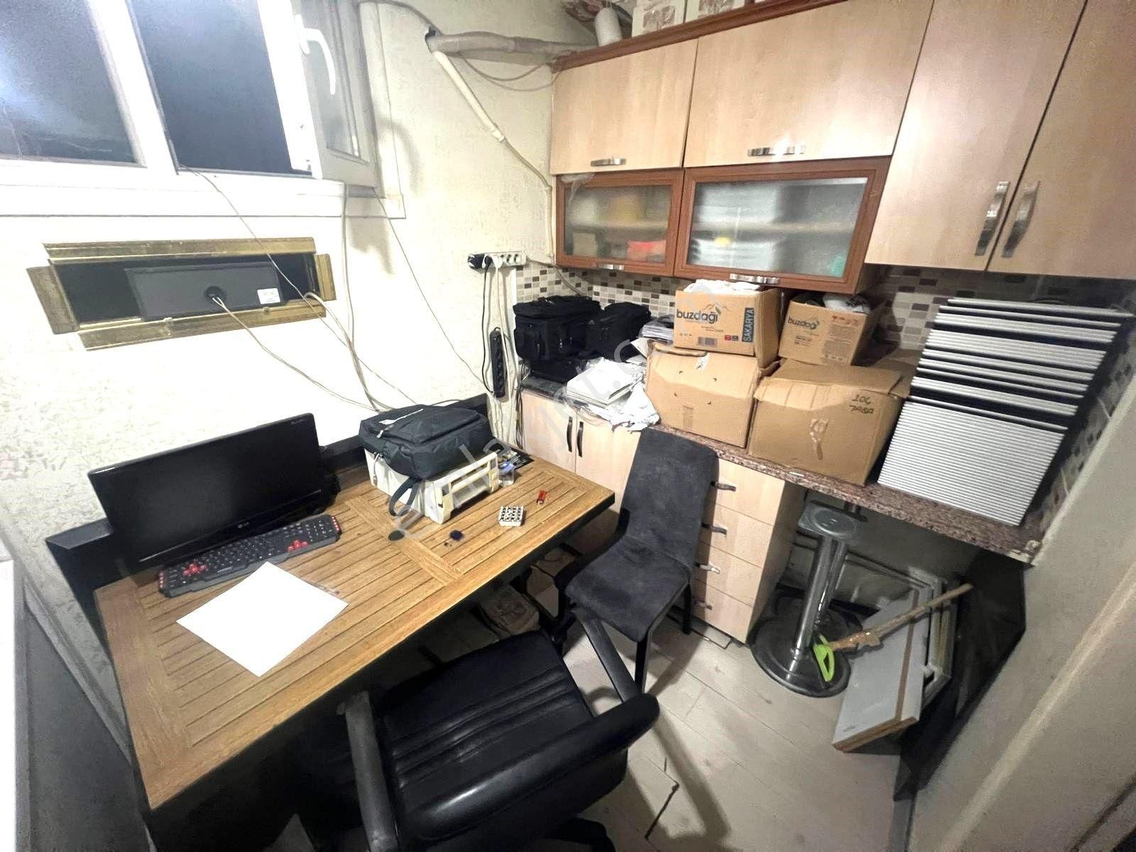 Sefaköy Merkezde Ana Cadde Üzerinde Asansörlü Satılık İşyerii... - Görsel 12