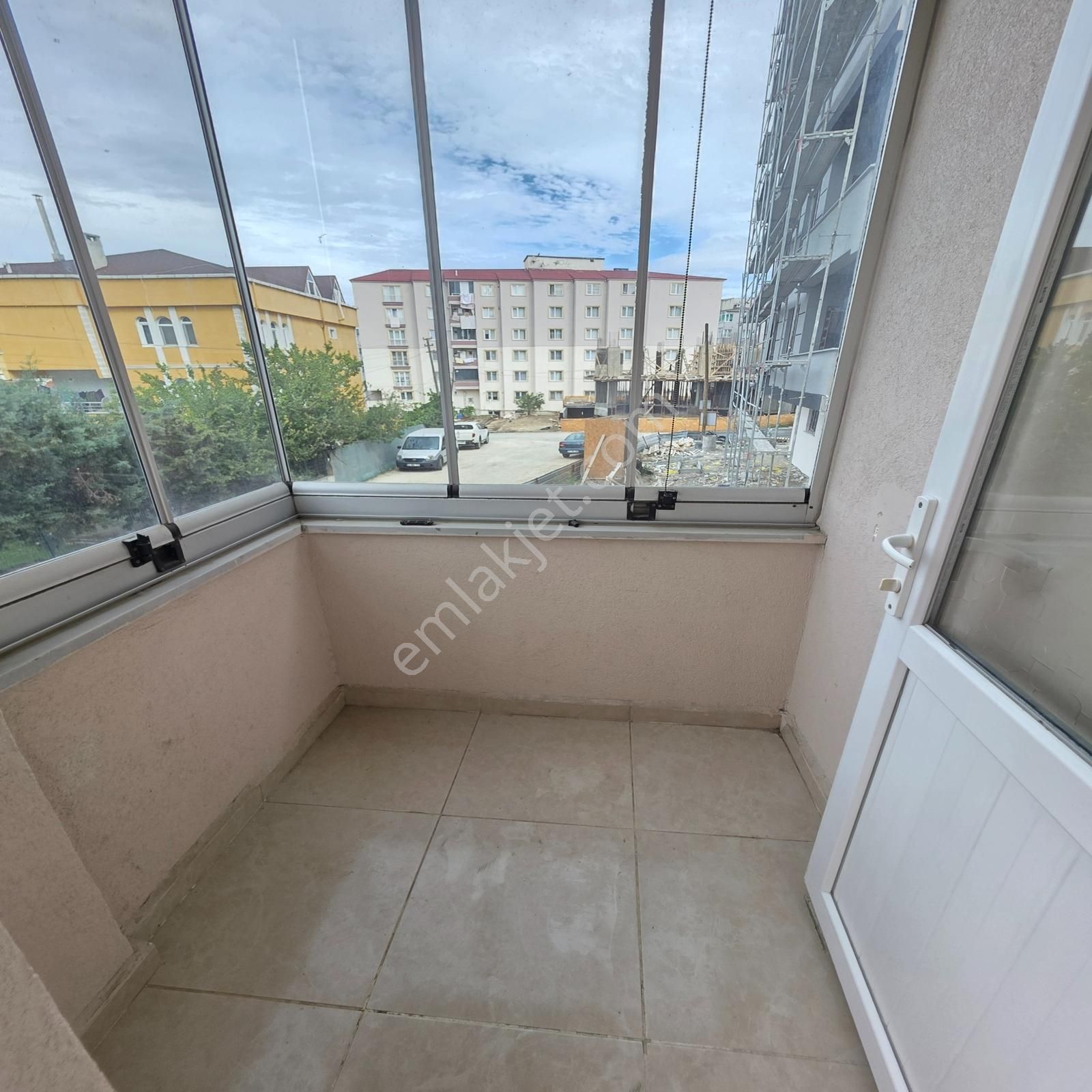 Yuvakur'dan Çerkezköy Kızılpınar Mah'de 3+1 135m²6yıllk 1.kat Ön - Görsel 15