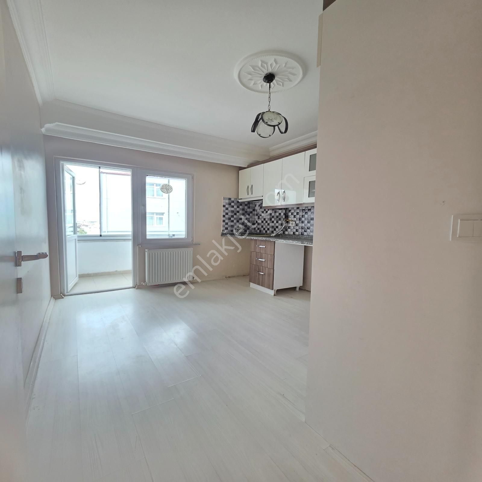 Yuvakur'dan Çerkezköy Kızılpınar Mah'de 3+1 135m²6yıllk 1.kat Ön - Görsel 11