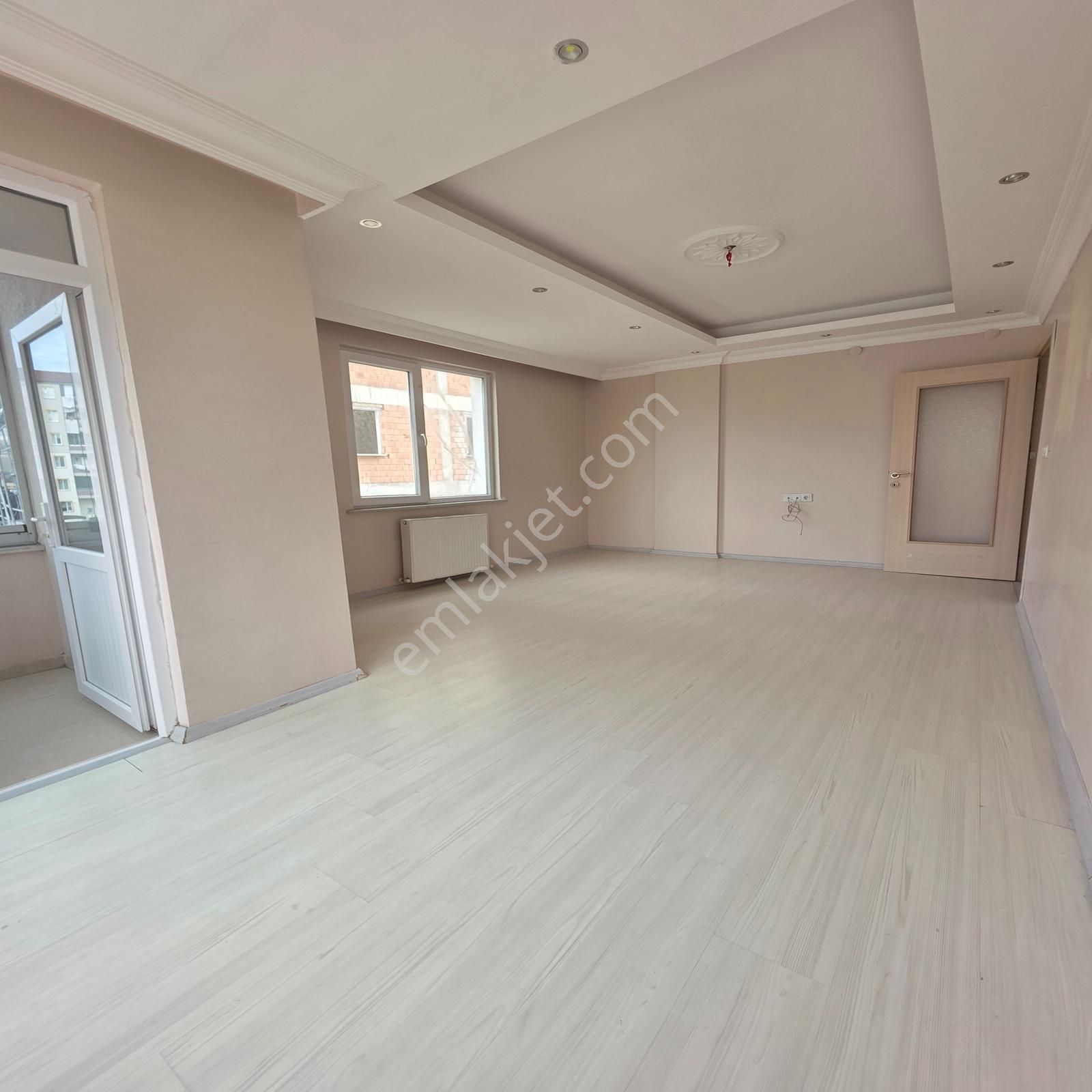 Yuvakur'dan Çerkezköy Kızılpınar Mah'de 3+1 135m²6yıllk 1.kat Ön - Görsel 25