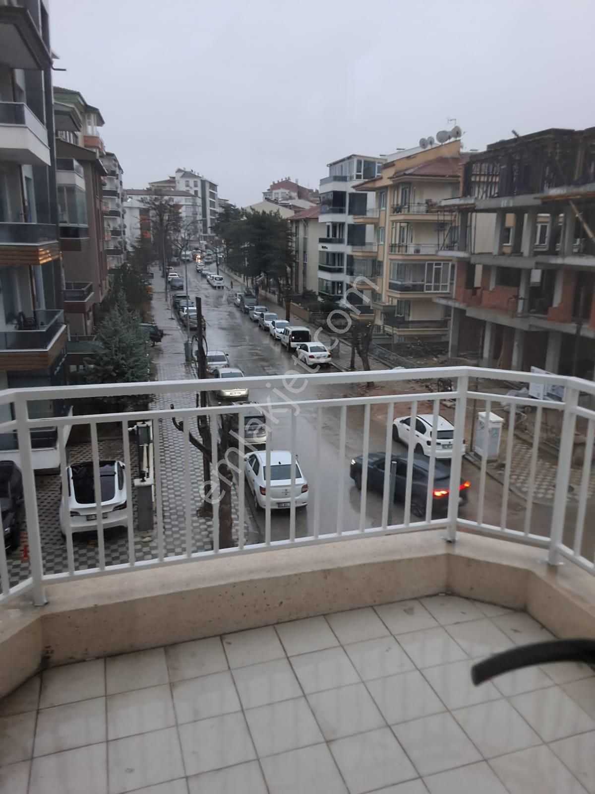 Afyon Tezcan Emlaktan Dervişpaşadakomple Yenilenmiş 3+1 Daire - Görsel 18