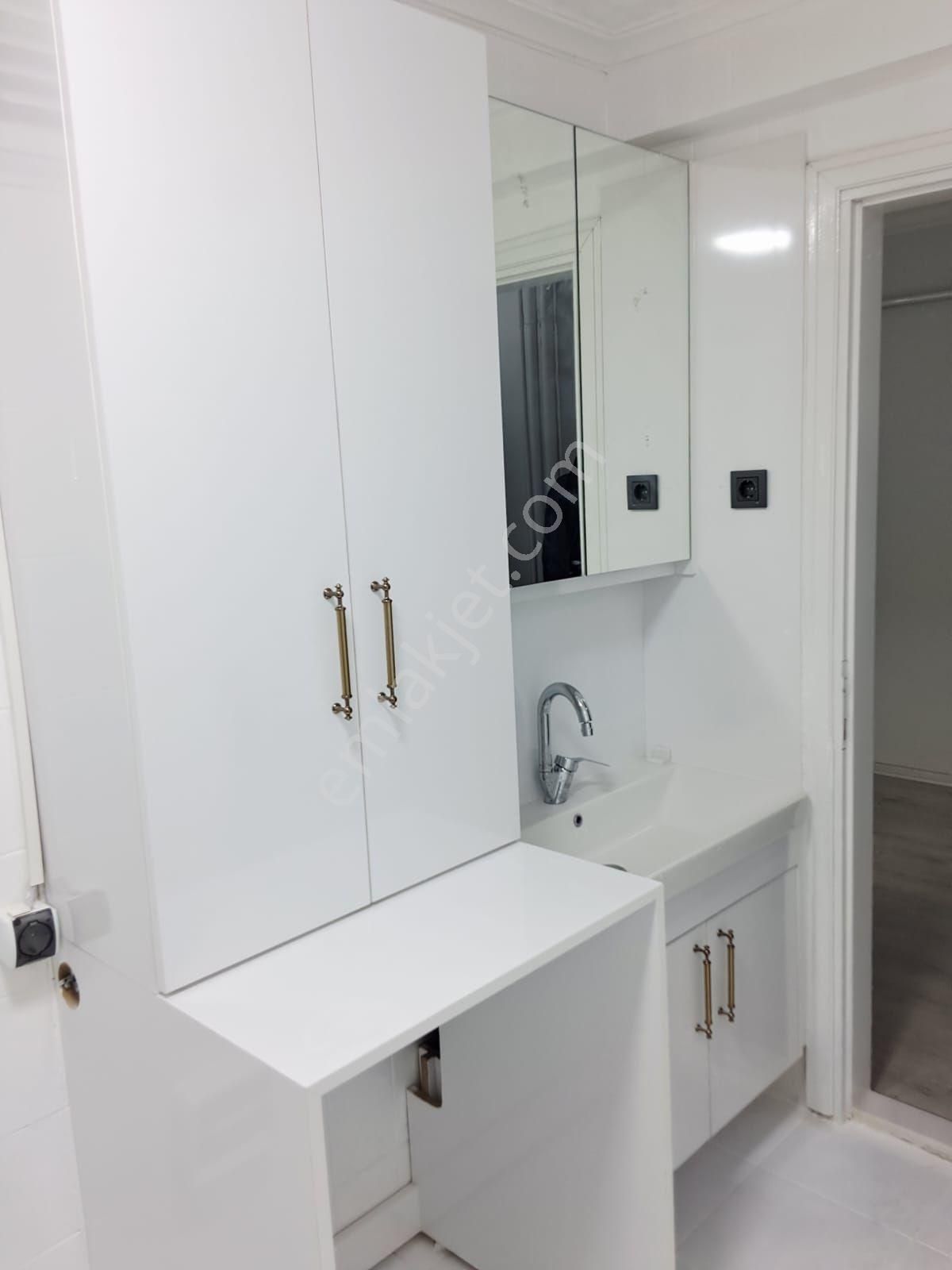 Afyon Tezcan Emlaktan Dervişpaşadakomple Yenilenmiş 3+1 Daire - Görsel 13