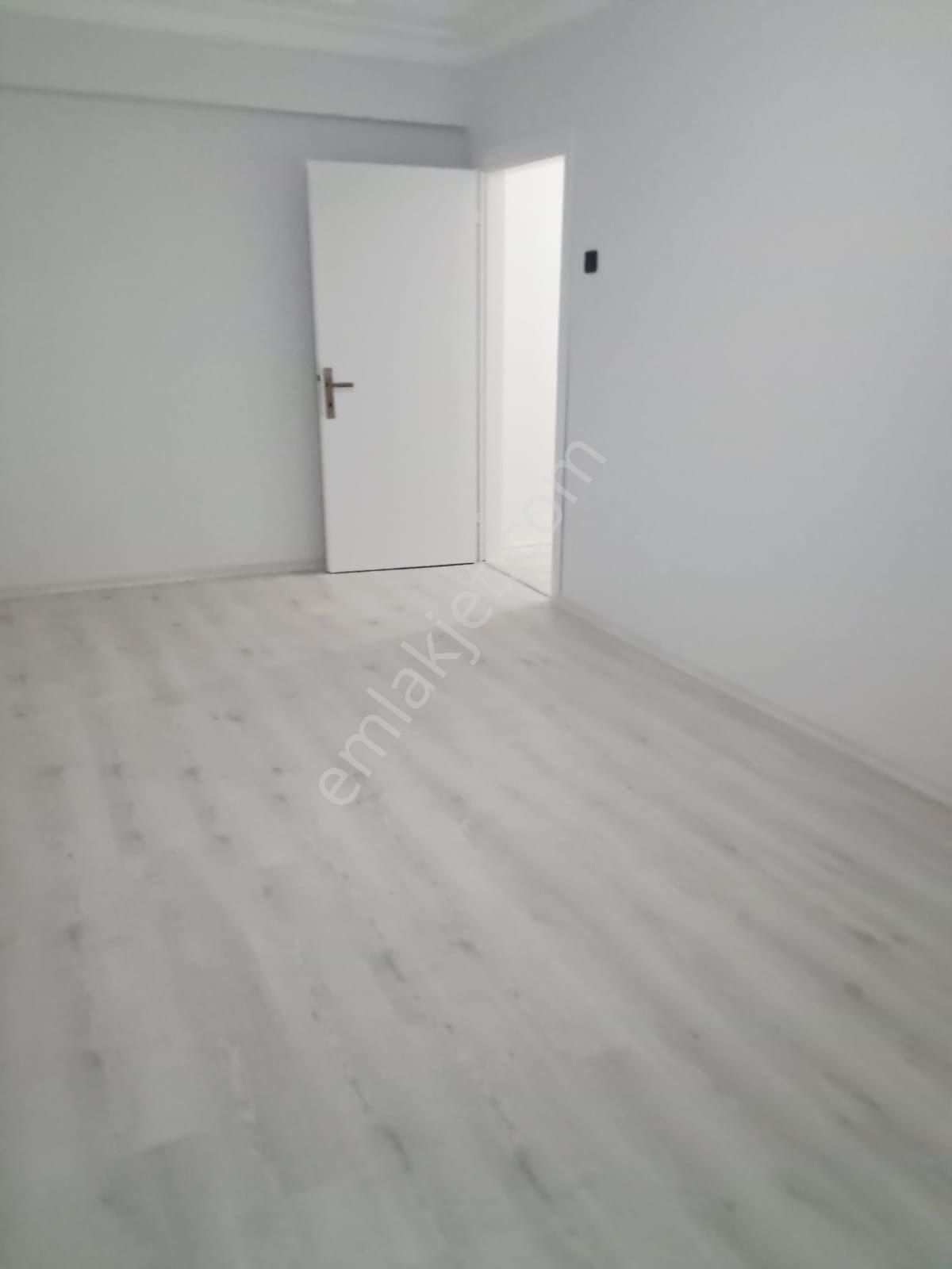 Afyon Tezcan Emlaktan Dervişpaşadakomple Yenilenmiş 3+1 Daire - Görsel 15