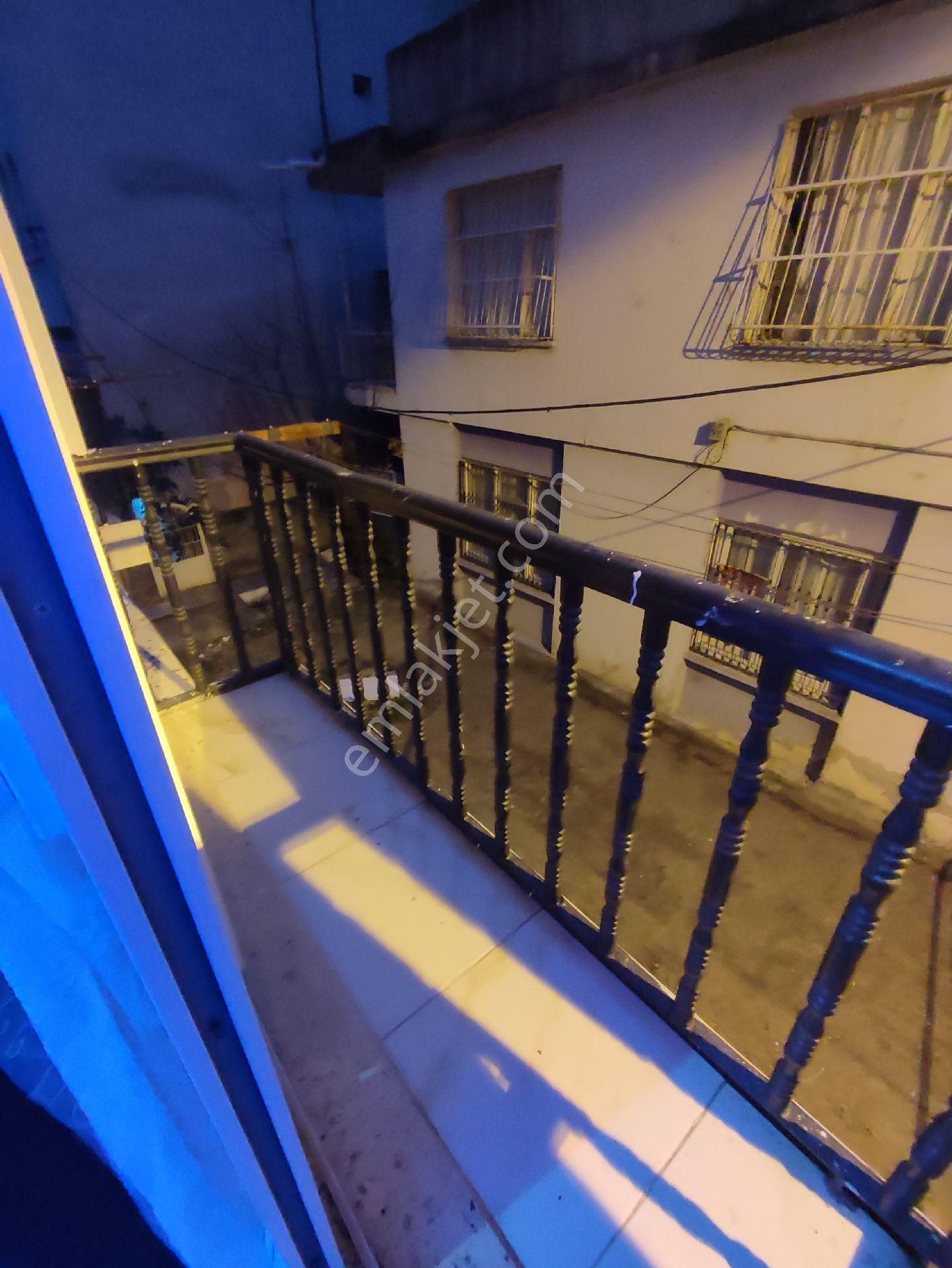 Baraj Yolu Civarı Kiralık Eşyalı Daire Geniş Oturumlu Balkonlu 1+0 - Görsel 2