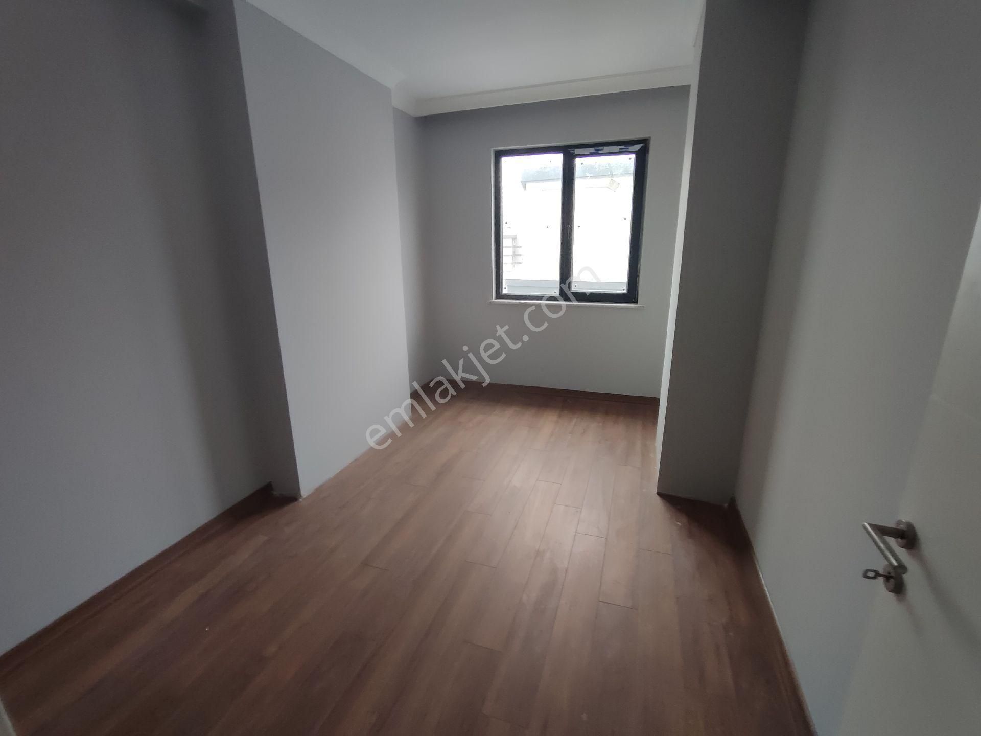 Orhantepe Mah.münibüs Cad.üzerinde Geniş - Görsel 8