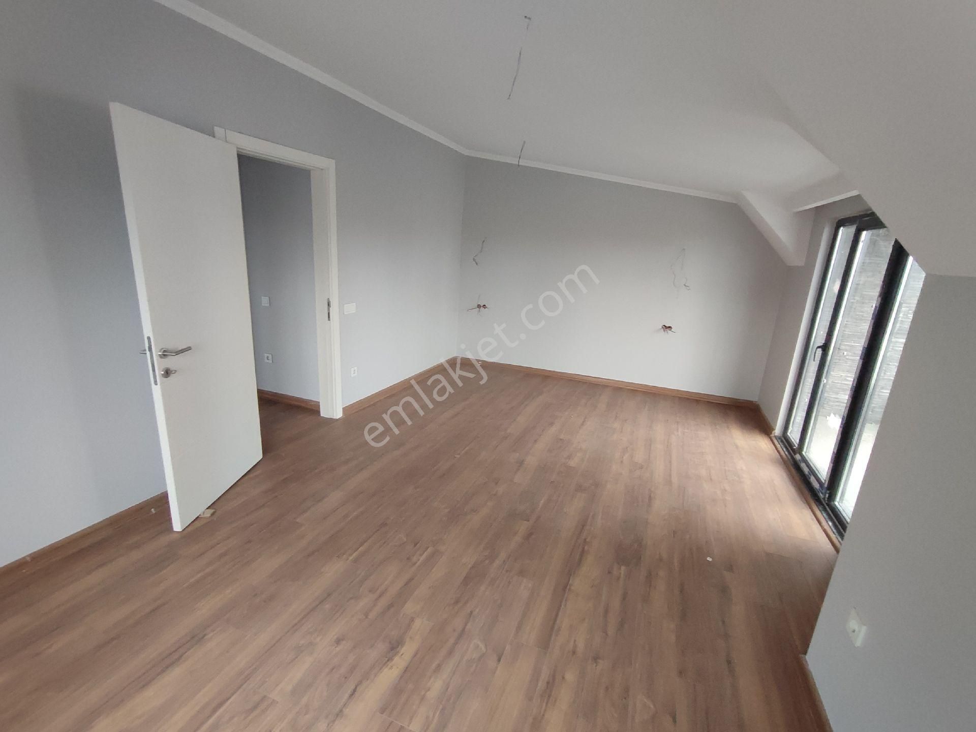 Orhantepe Mah.münibüs Cad.üzerinde Geniş - Görsel 24