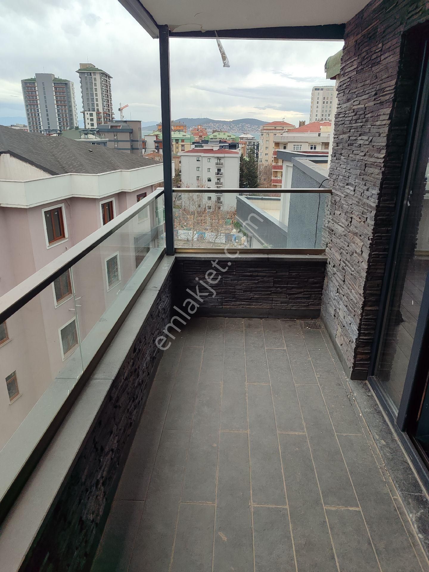 Orhantepe Mah.münibüs Cad.üzerinde Geniş - Görsel 26