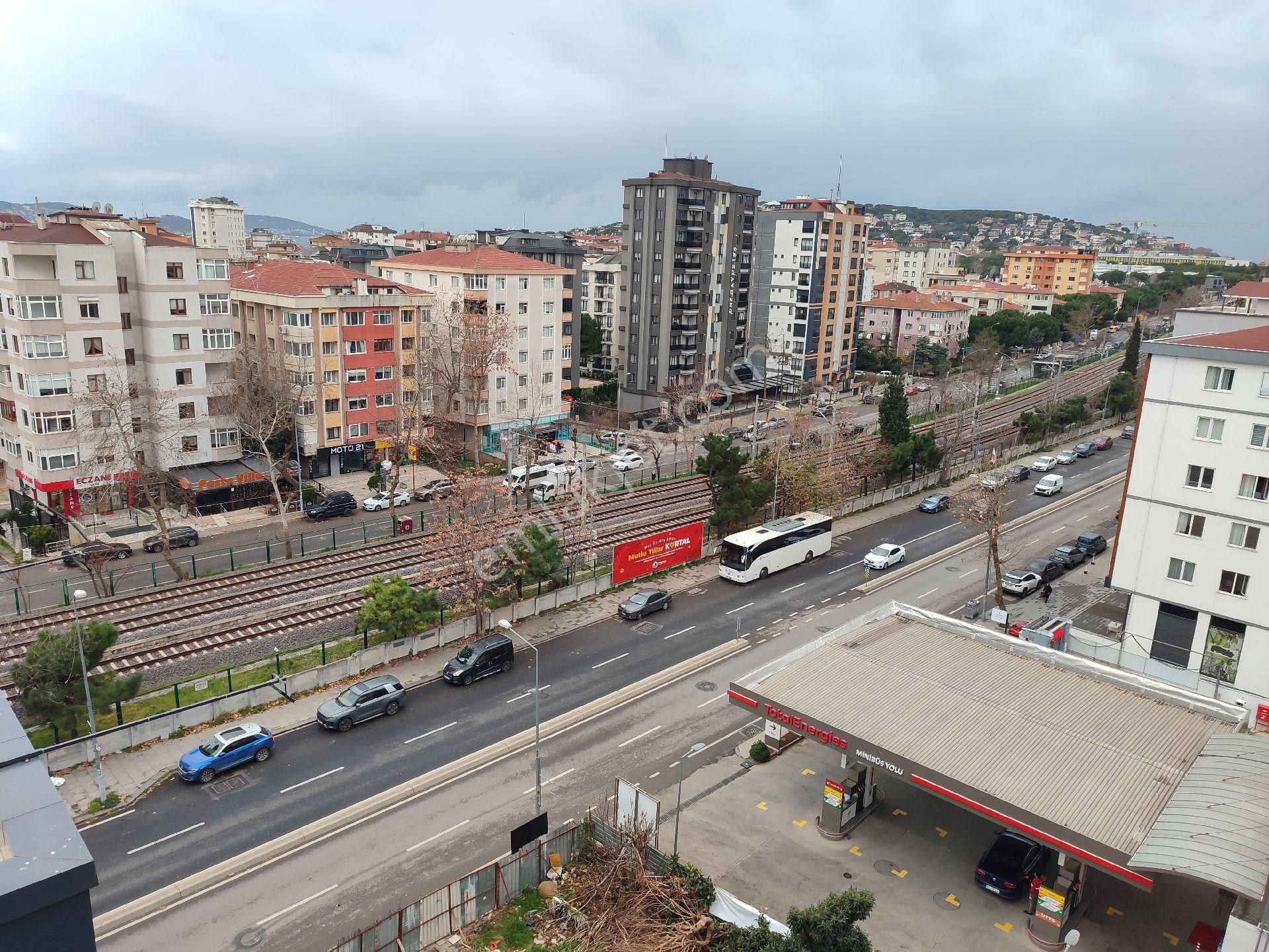 Orhantepe Mah.münibüs Cad.üzerinde Geniş - Görsel 33