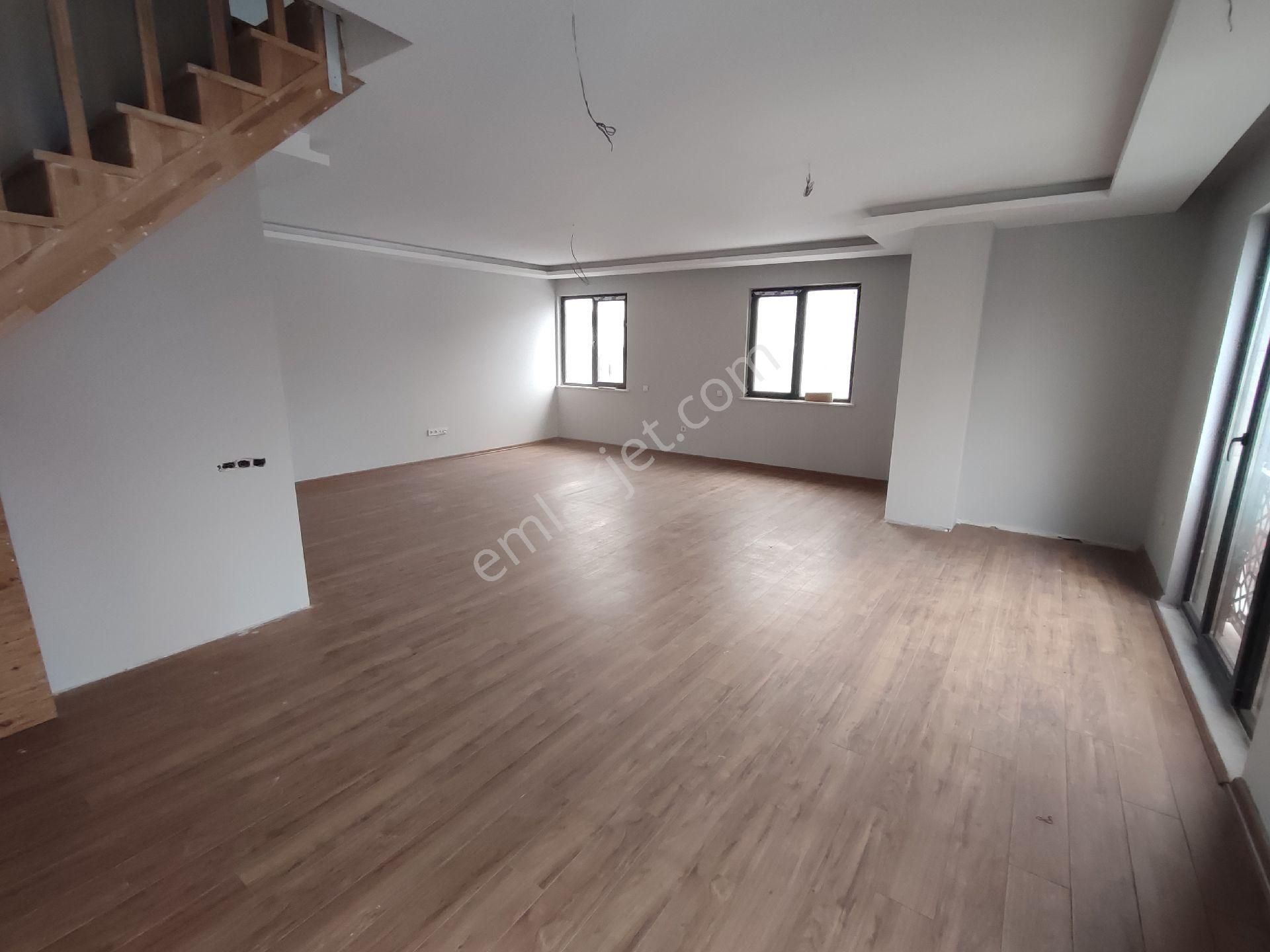 Orhantepe Mah.münibüs Cad.üzerinde Geniş - Görsel 4