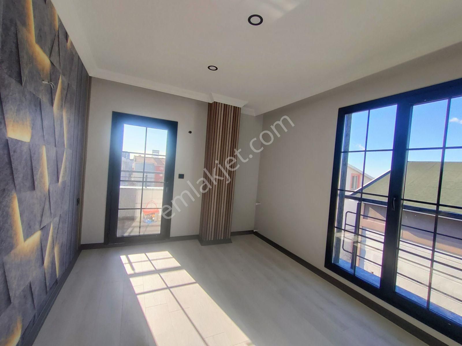 Kartallar'dan Büyük Odalı Geniş Bahçeli Deniz Manzaralı Yazlık. - Görsel 23