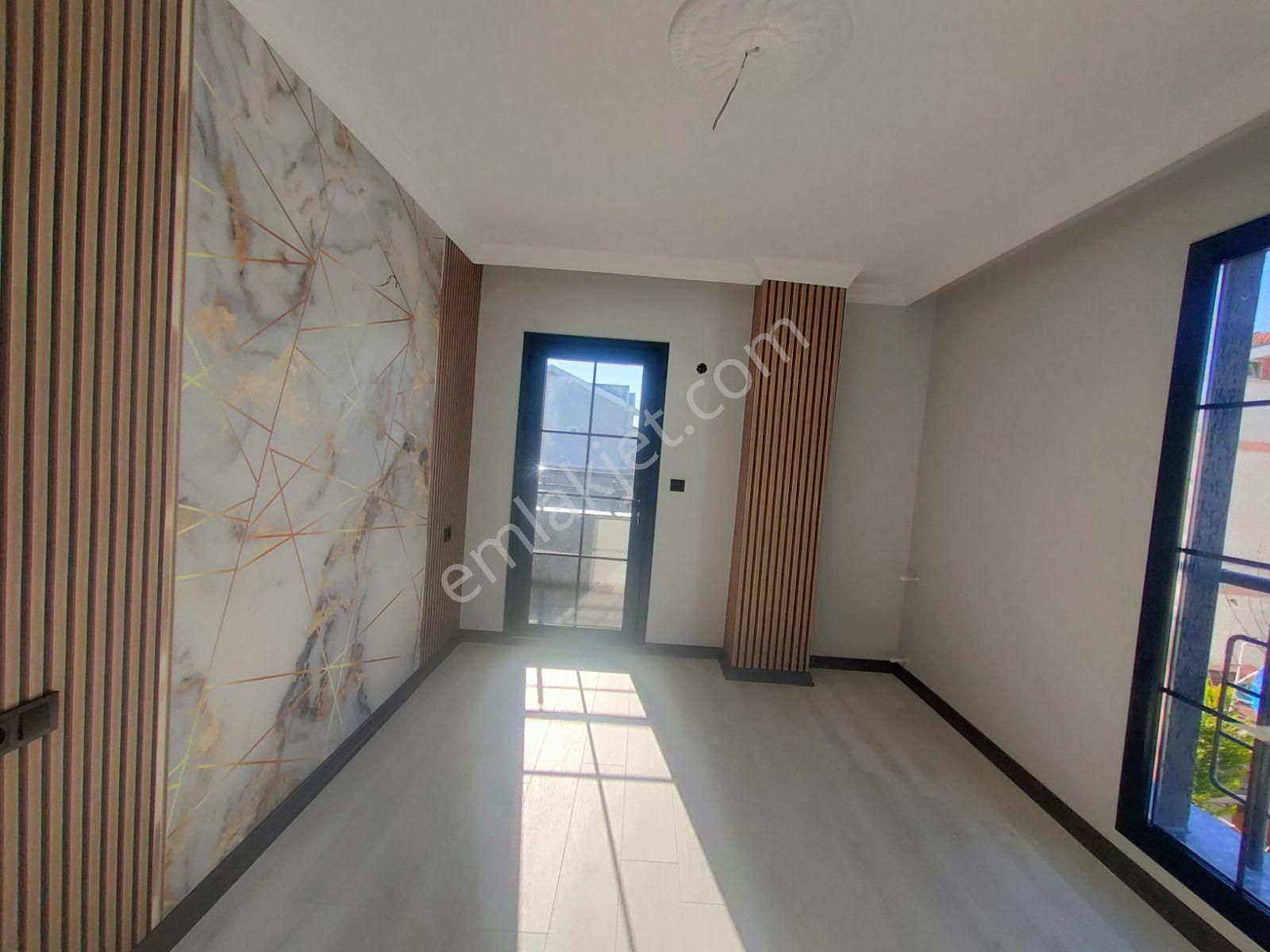 Kartallar'dan Büyük Odalı Geniş Bahçeli Deniz Manzaralı Yazlık. - Görsel 3